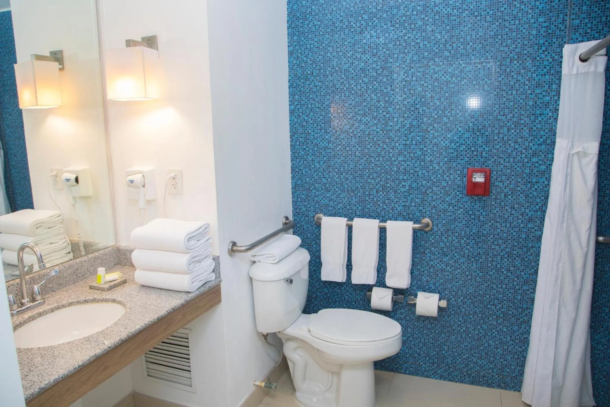 Bathroom in Holiday Inn Acapulco La Isla by IHG