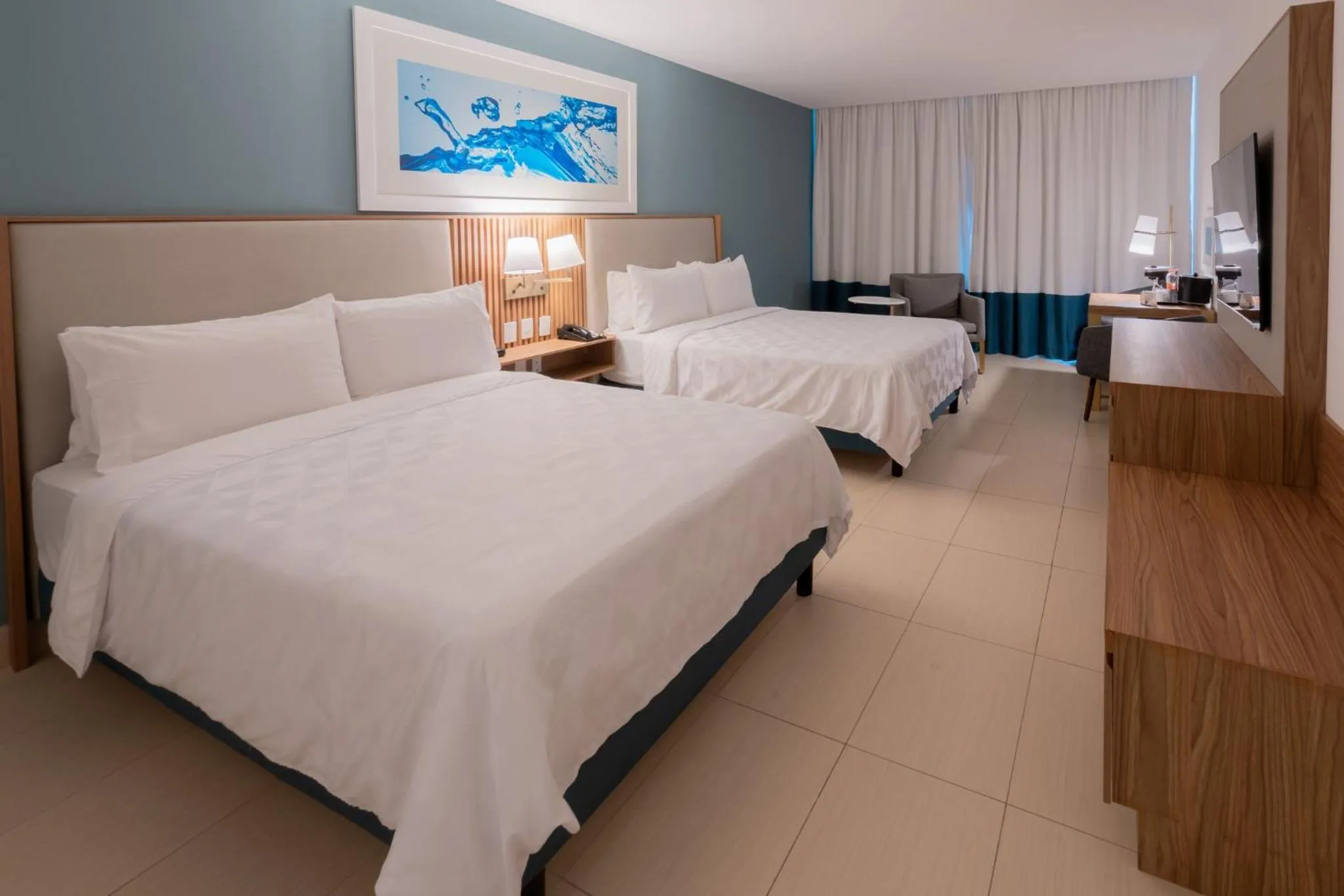 Photo of the whole room, Bed in Holiday Inn Acapulco La Isla by IHG