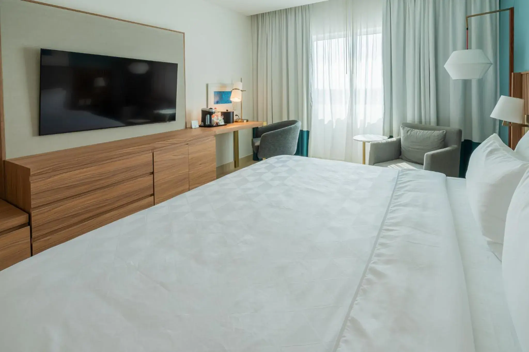 Standard King Room in Holiday Inn Acapulco La Isla by IHG Standard King Room in Holiday Inn Acapulco La Isla by IHG