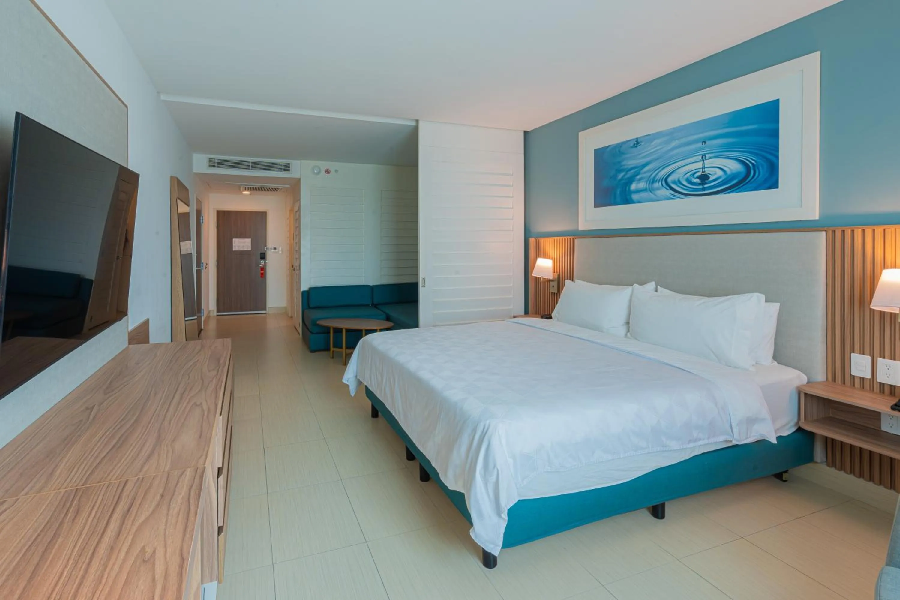 Bedroom, Bed in Holiday Inn Acapulco La Isla by IHG