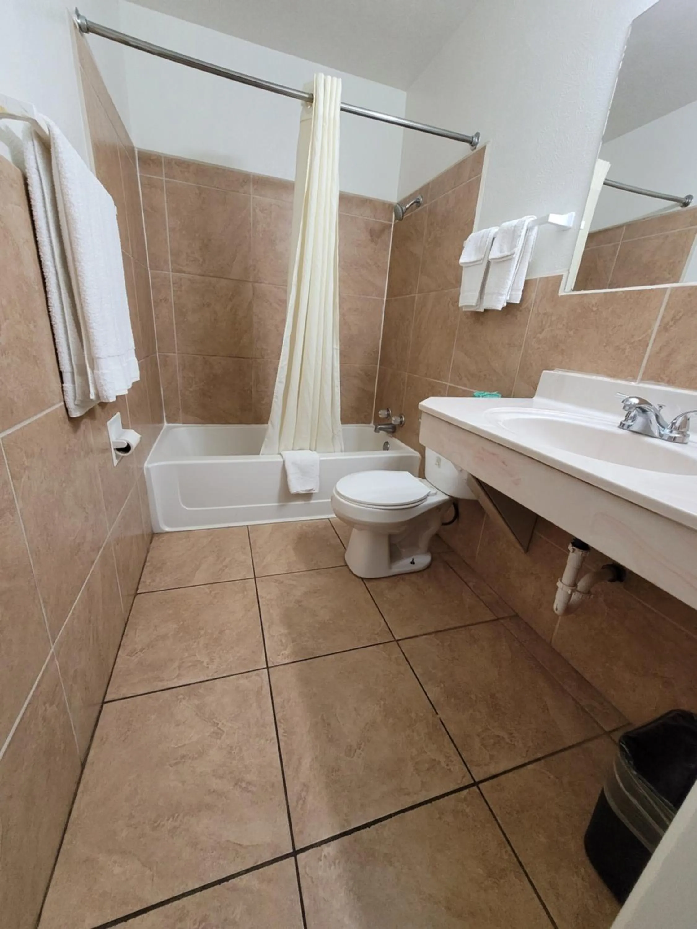 Bathroom in Sands Motel