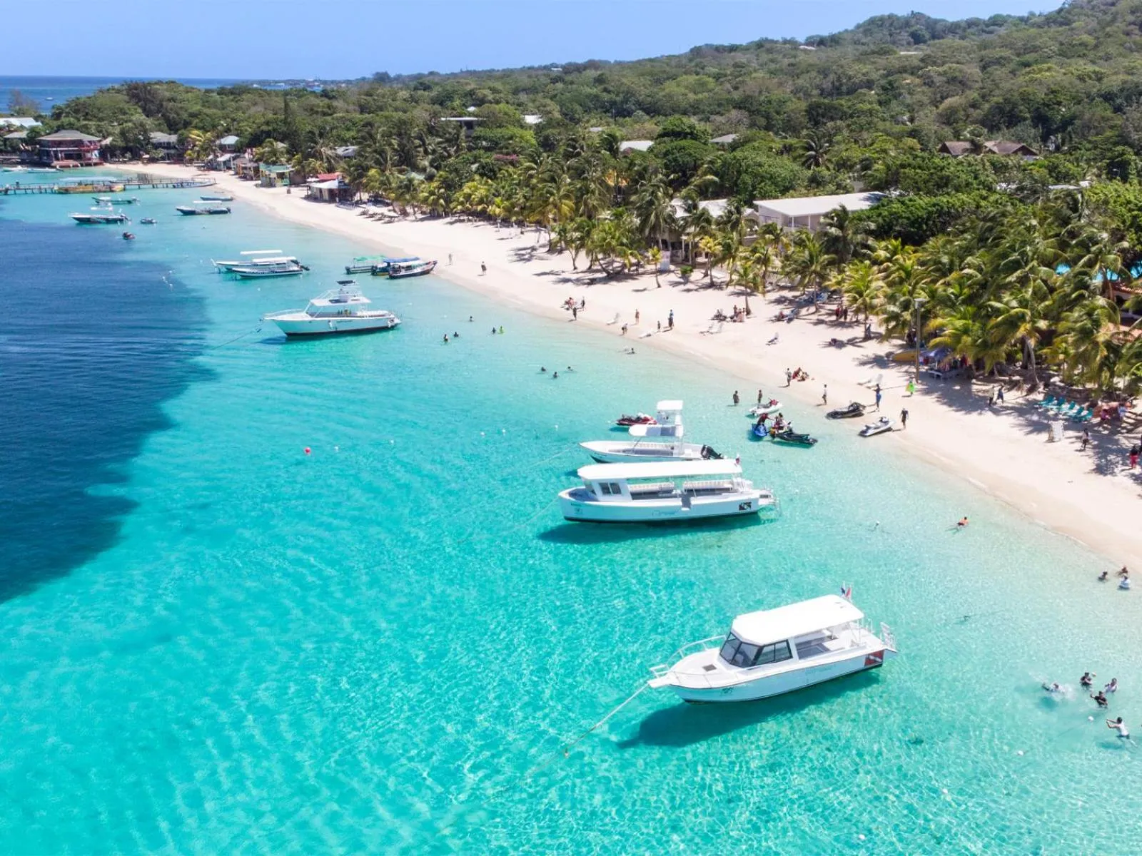 Beach in Hotel Henry Morgan All Inclusive