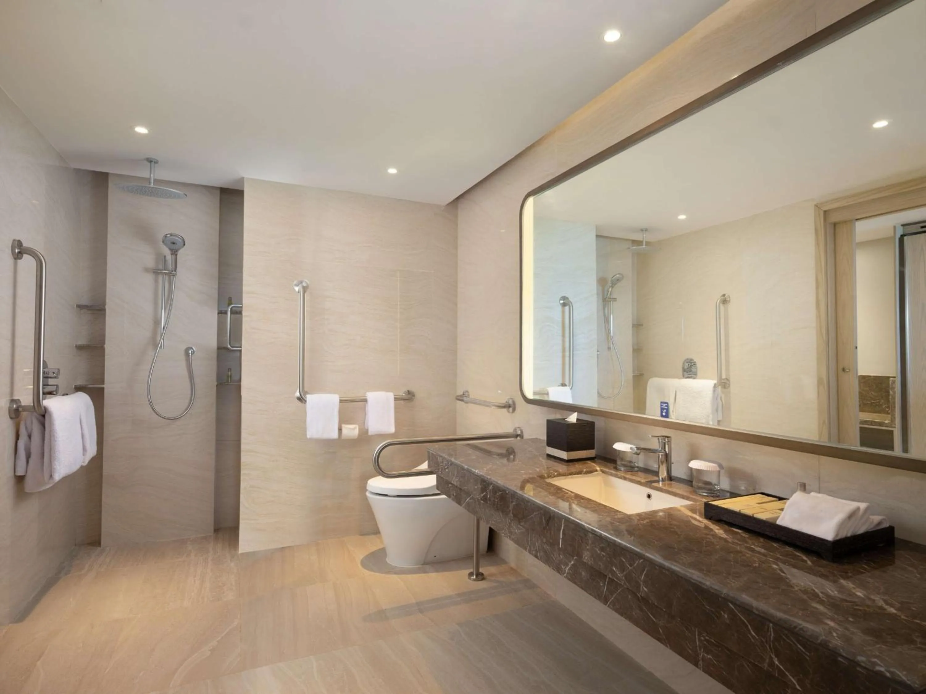 Bathroom in Hilton Bali Resort