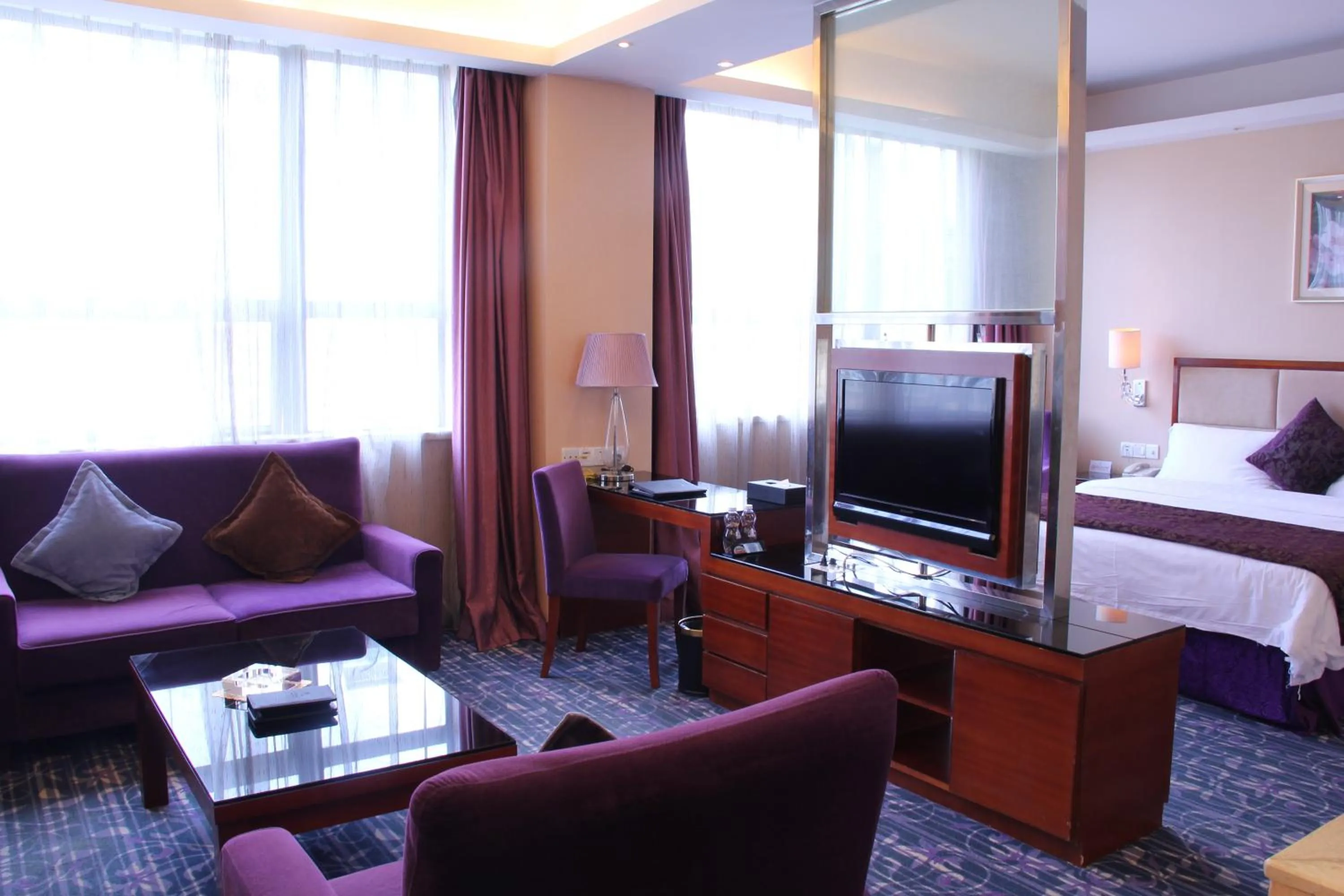 Decorative detail, Bed in Sentosa Hotel Shenzhen Majialong Branch