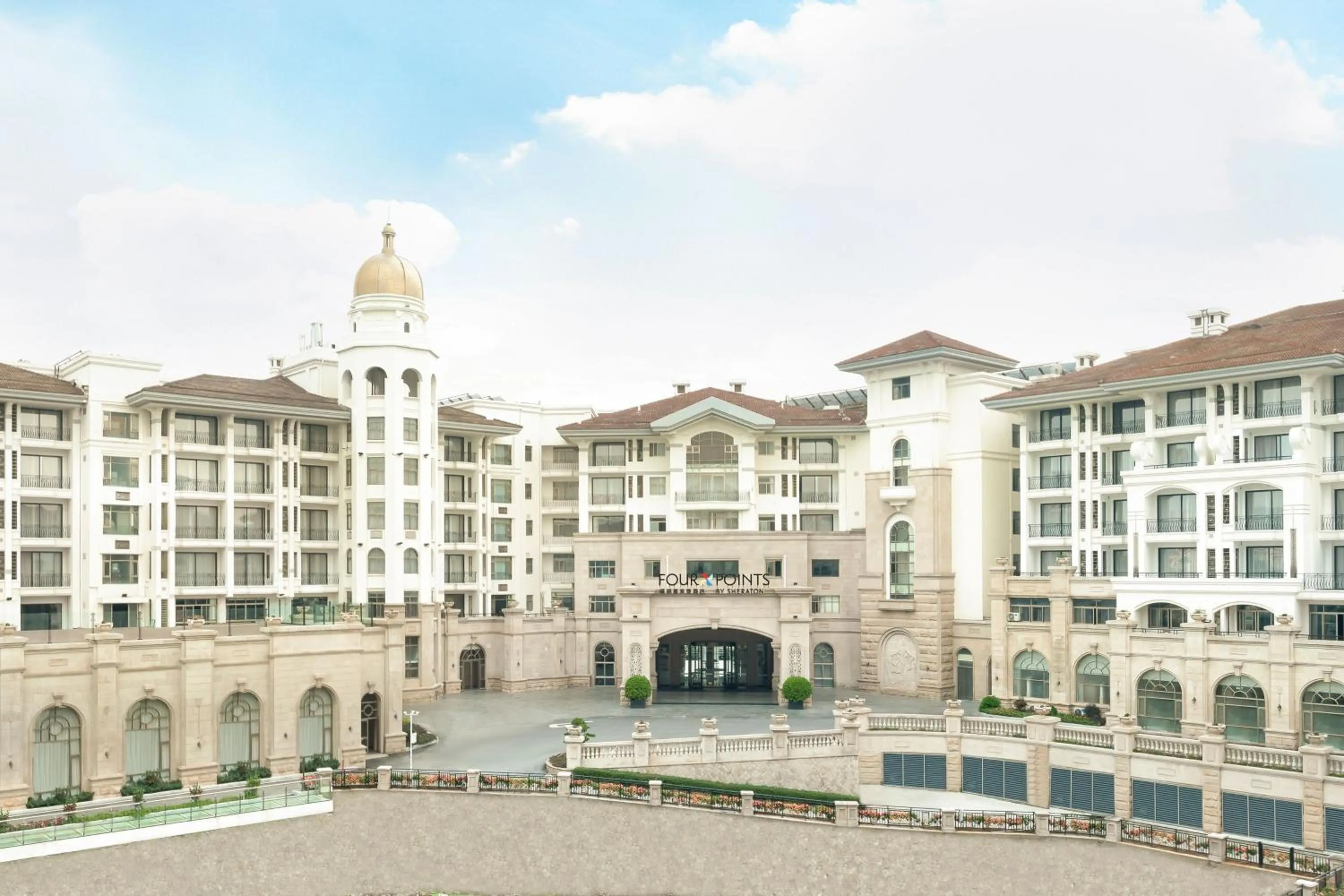 Property building in Four Points by Sheraton Yangjiang City Center