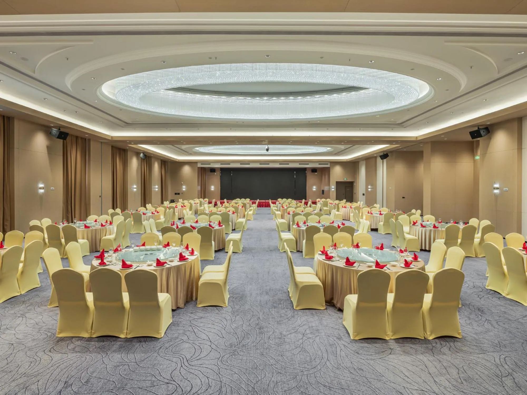 Meeting/conference room in Four Points by Sheraton Yangjiang City Center