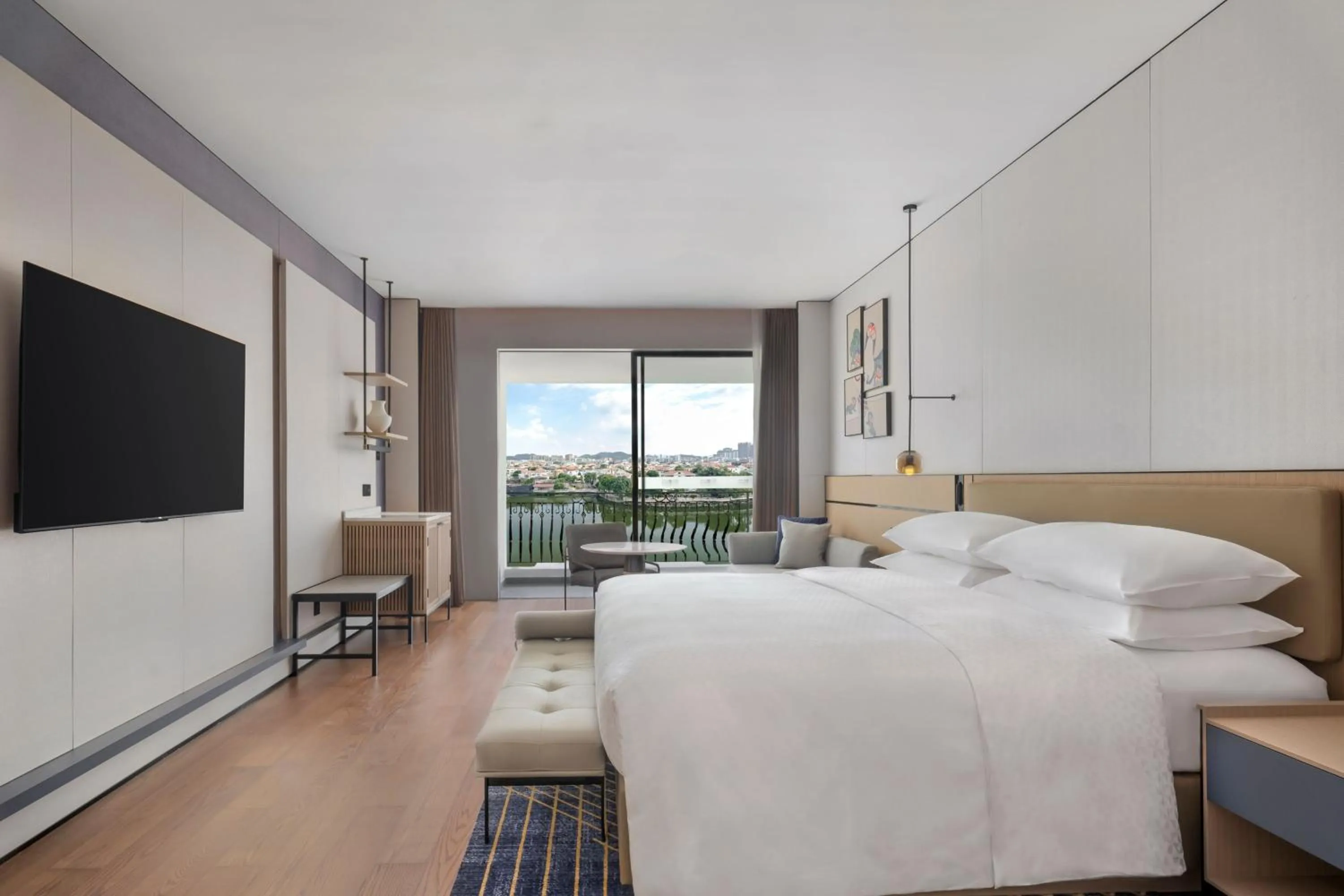 Bedroom, Bed in Four Points by Sheraton Yangjiang City Center