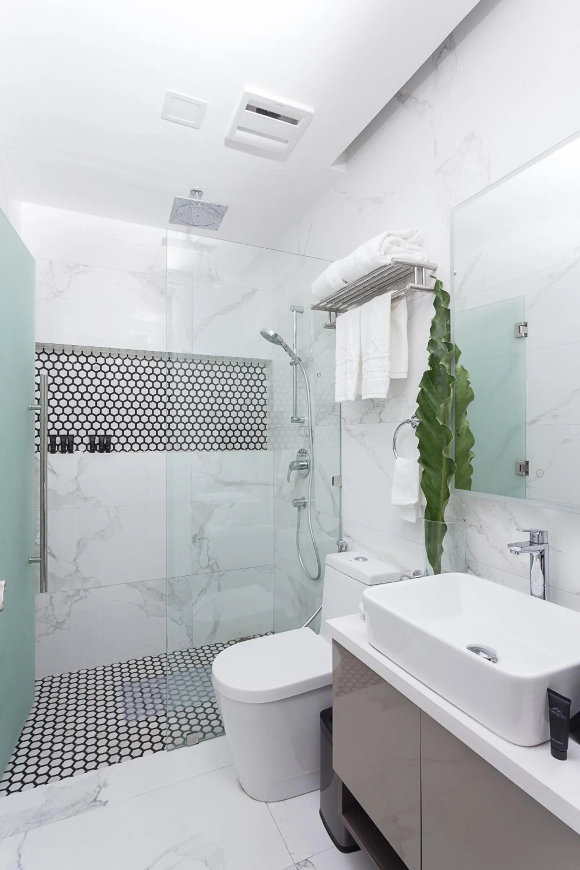 Shower in Stonehill Suites