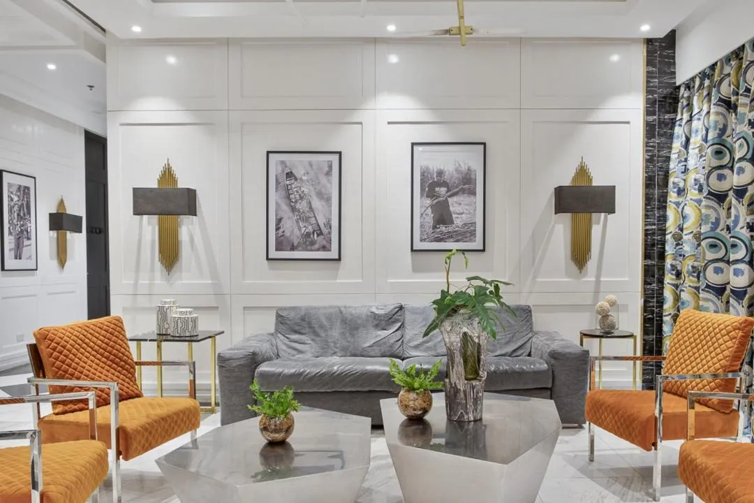 Living room in Stonehill Suites