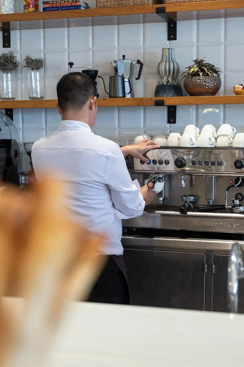 Restaurant/places to eat in Stonehill Suites