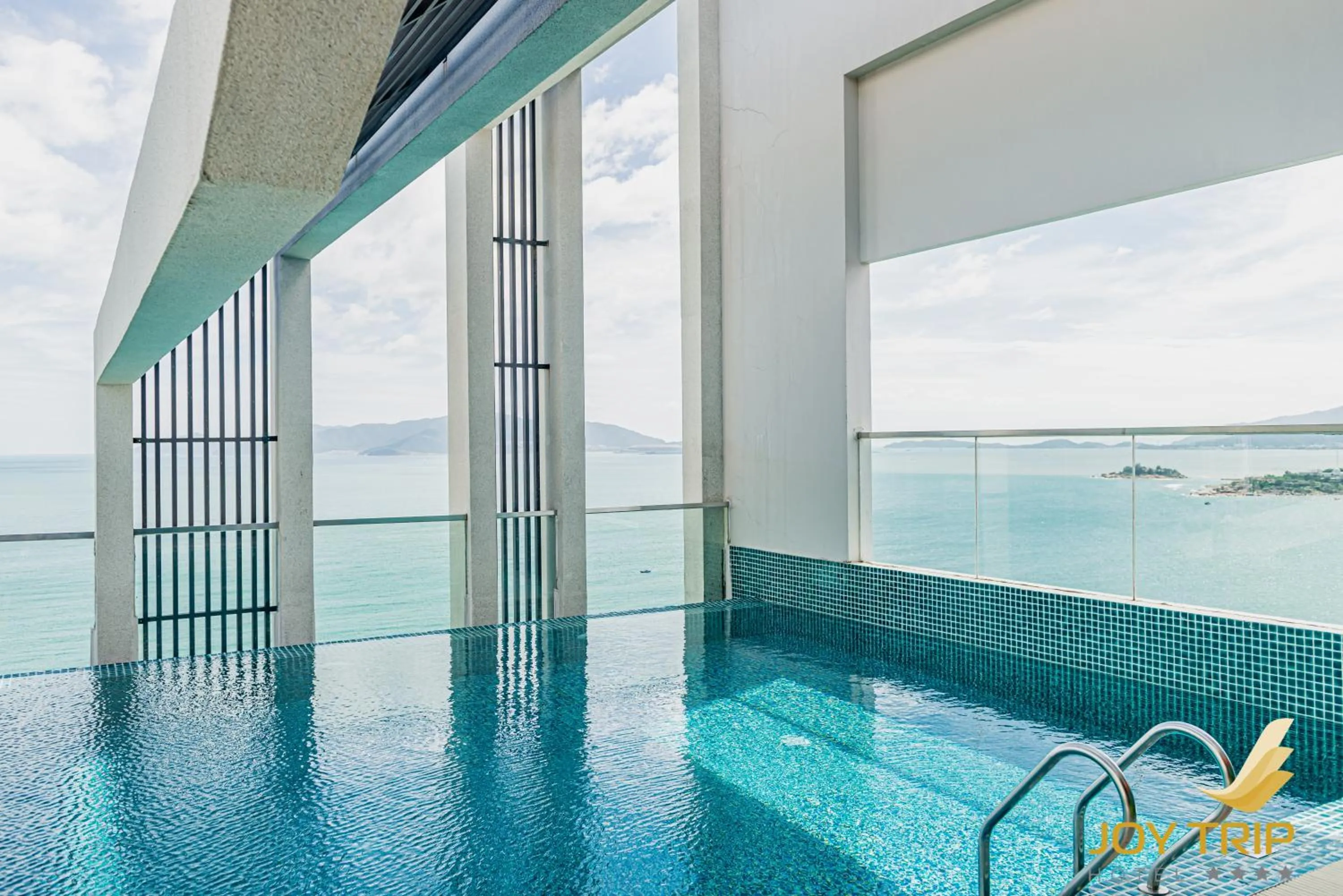 Swimming pool in Joy Trip Hotel & Spa Nha Trang
