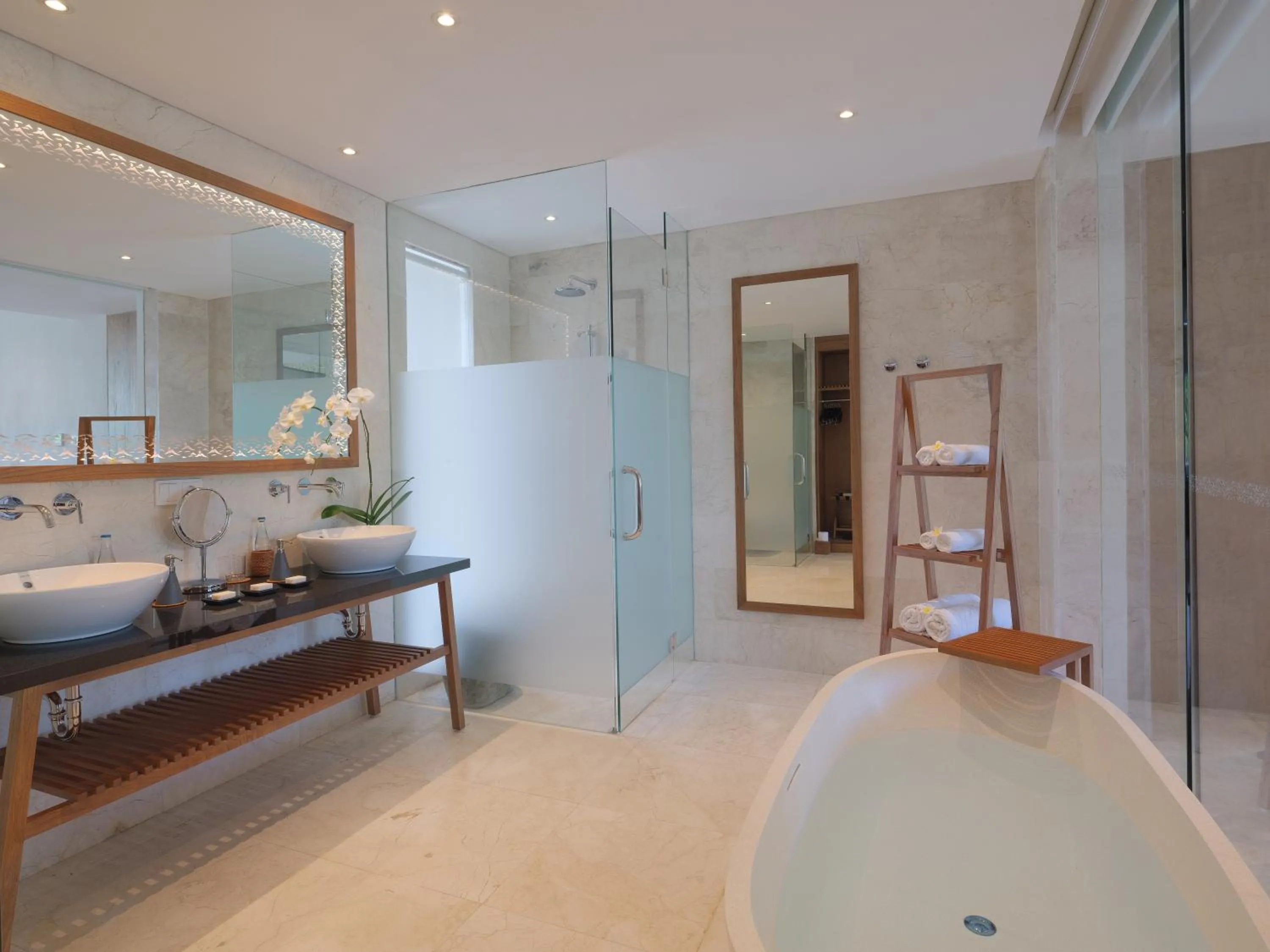 Bath in Candi Beach Resort & Spa