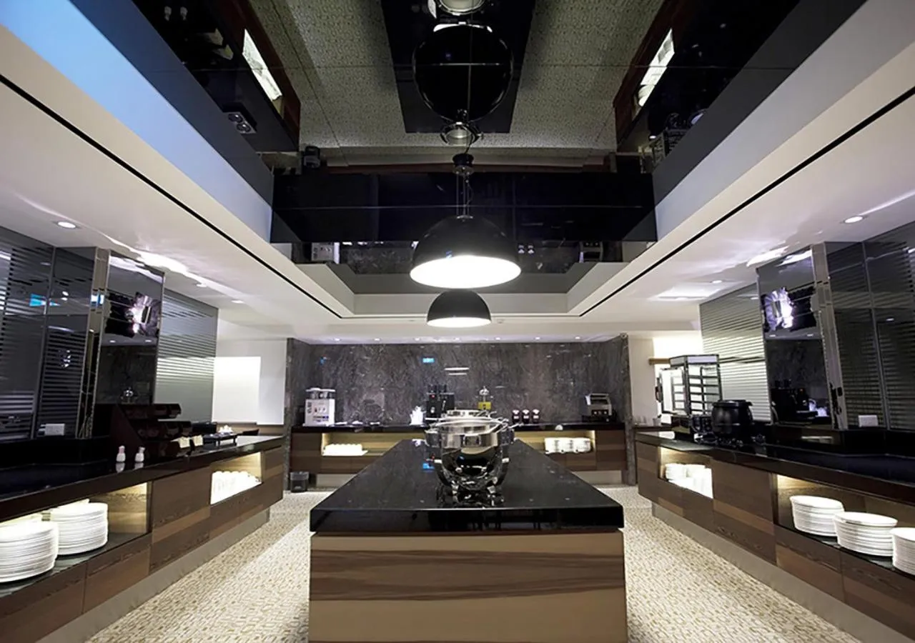 Royal Group Hotel Ho Yi Branch