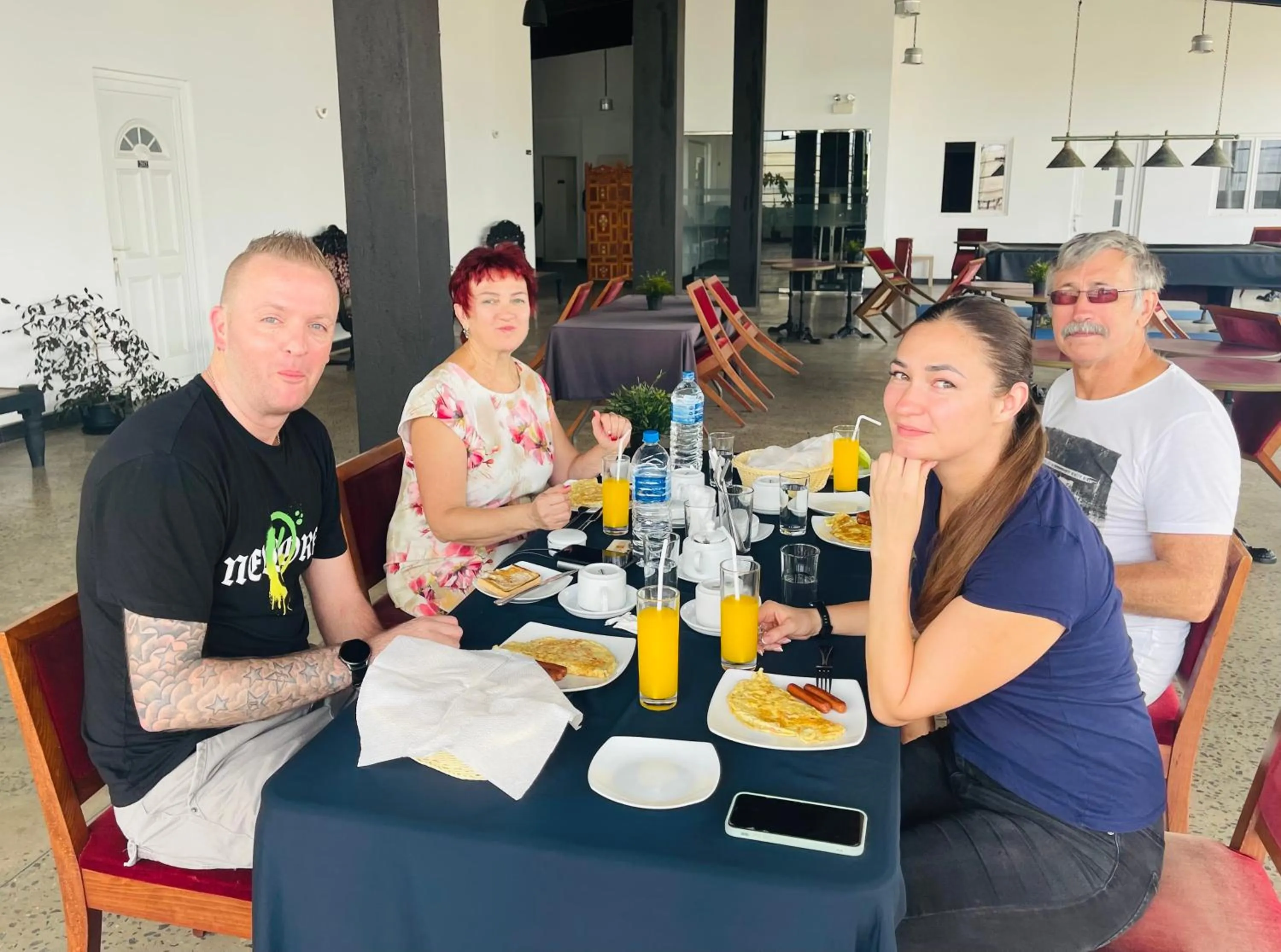 Restaurant/places to eat in Hotel 198 Negombo