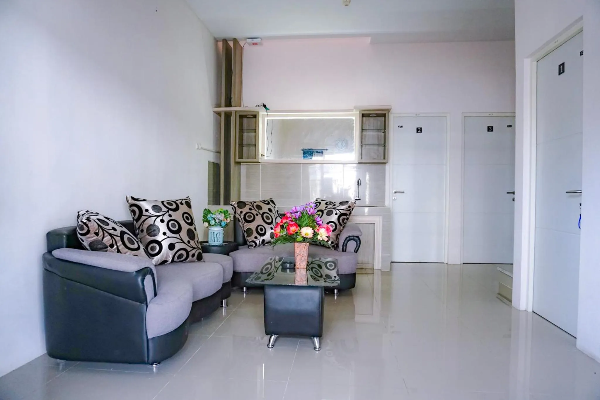 Communal kitchen in Surabaya Homey near Juanda Airport Syariah