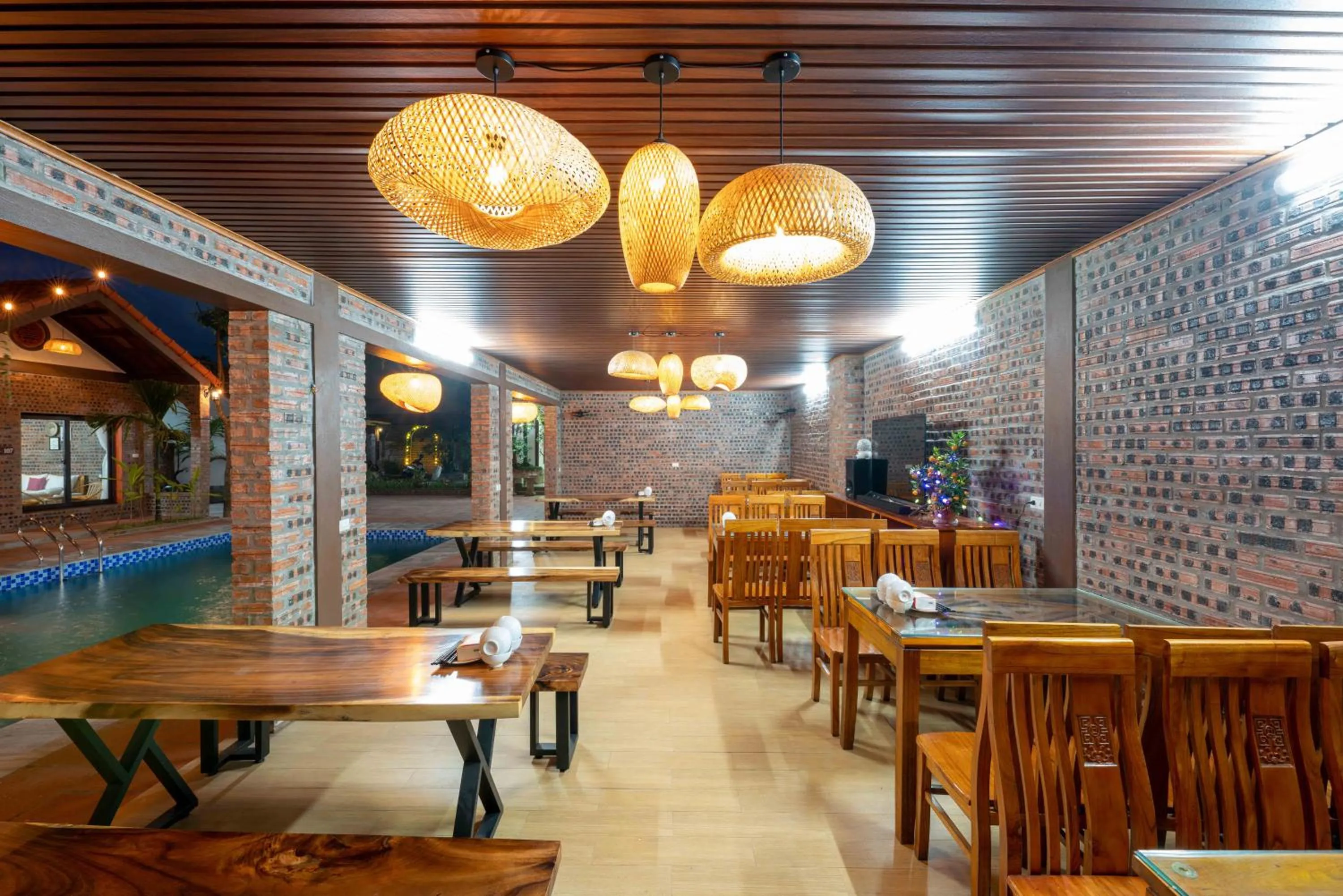 Restaurant/places to eat in Gia Nguyen Hotel