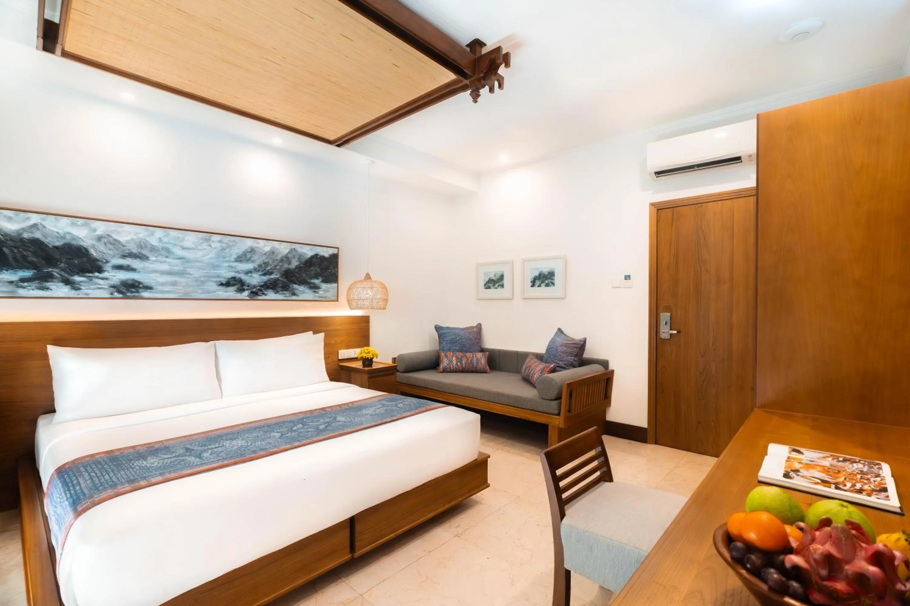 Bedroom, Bed in Legian Beach Hotel