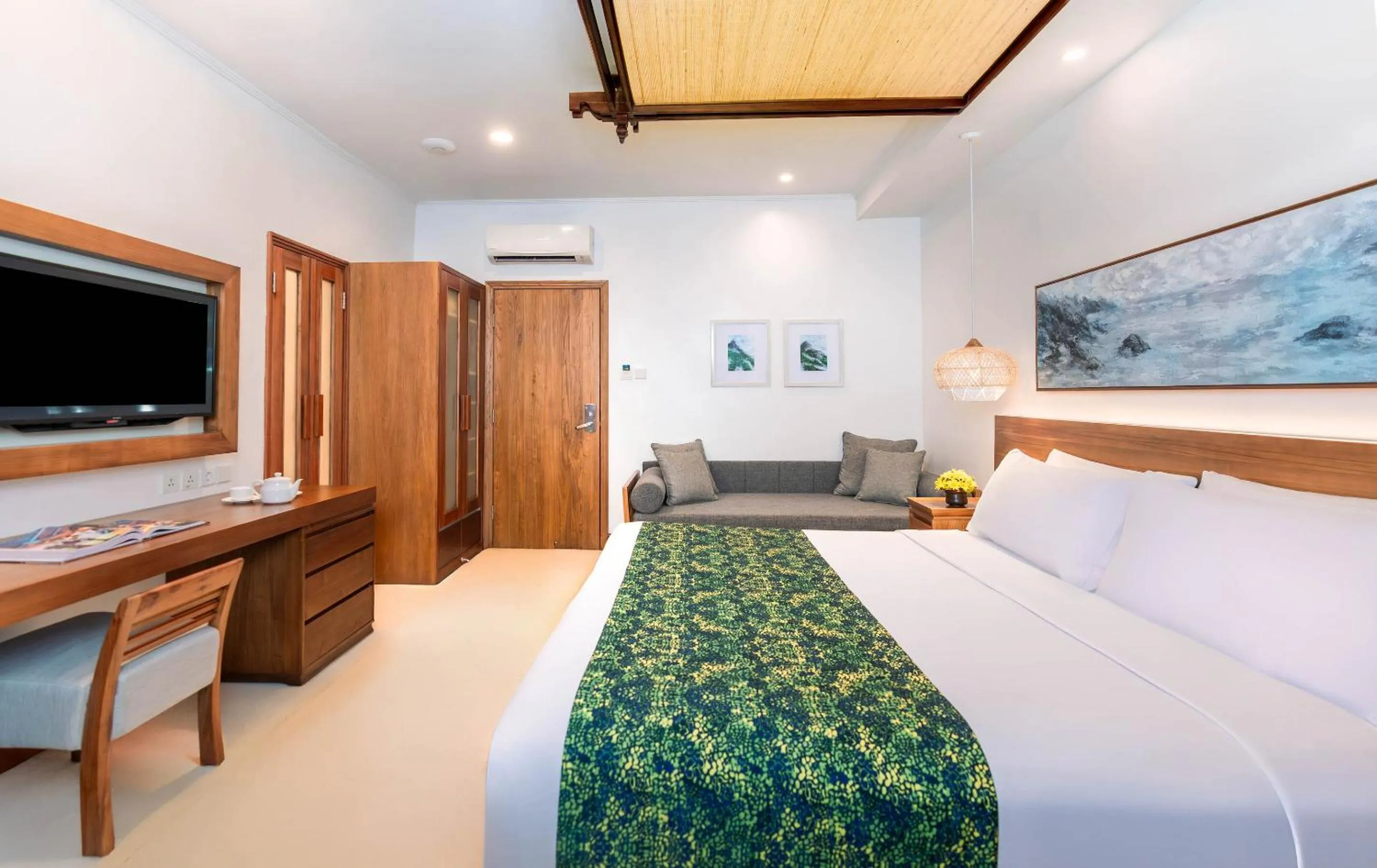 Bedroom, Bed in Legian Beach Hotel