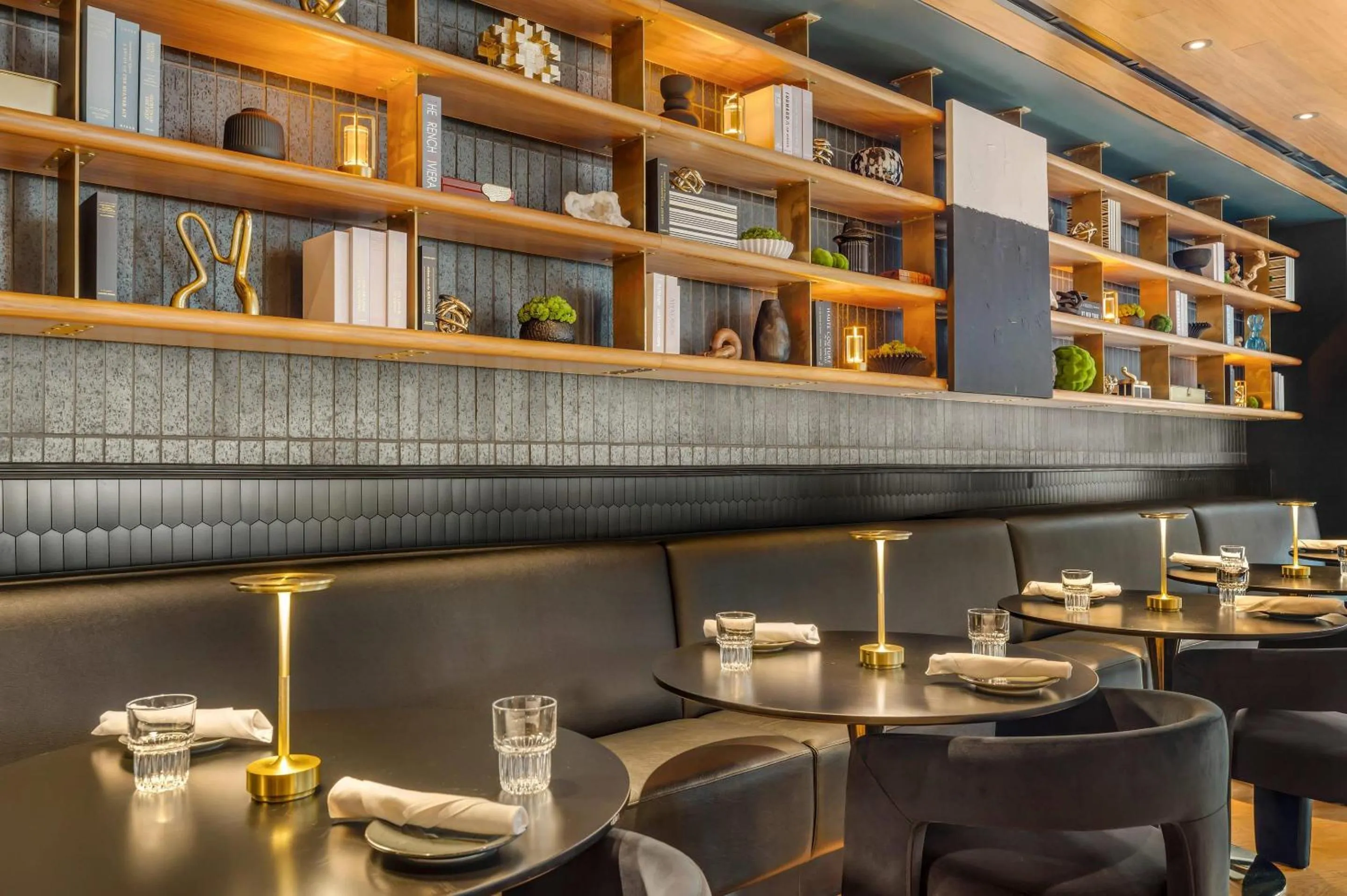 Lounge or bar in Cambria Hotel Boston Downtown - Seaport