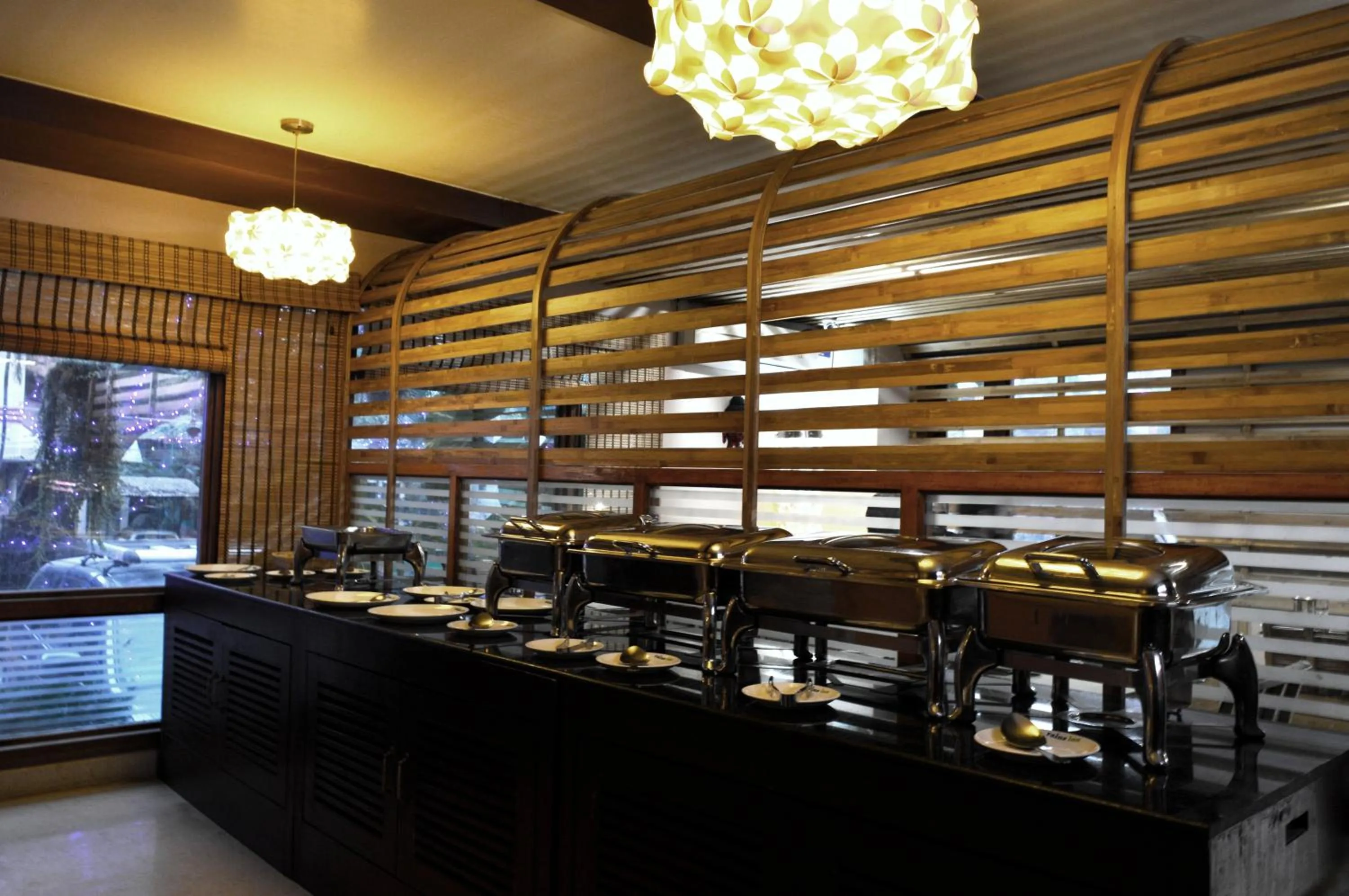 Food and drinks in Hotel Rains Inn