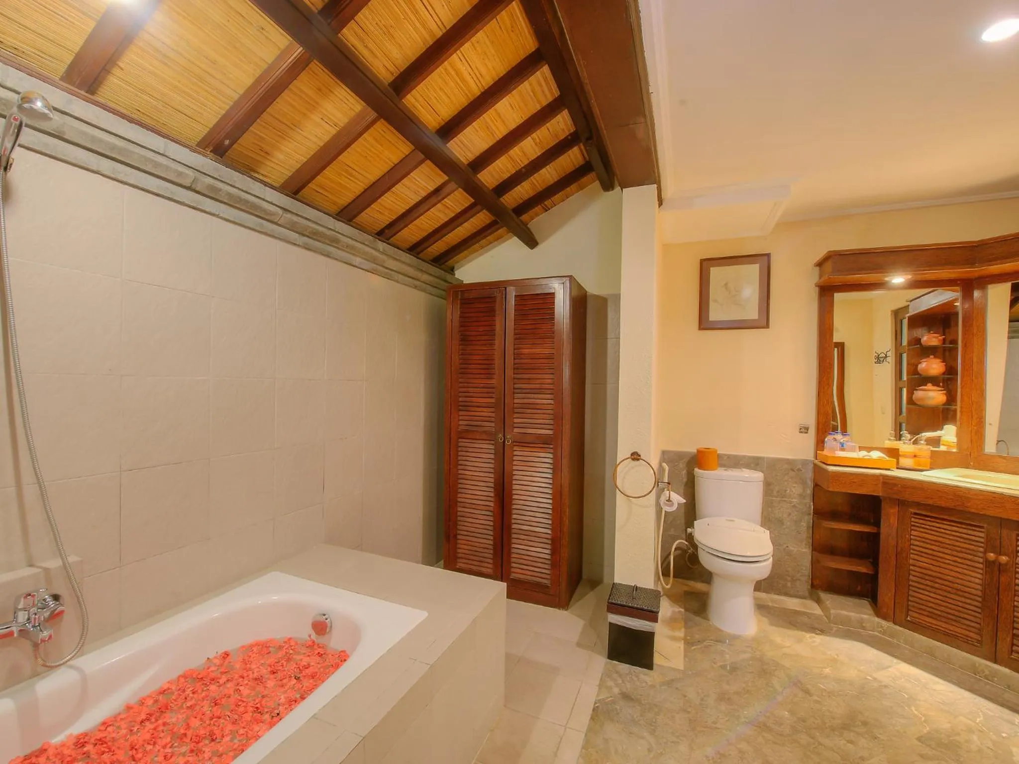 Bathroom in Hotel Vila Lumbung
