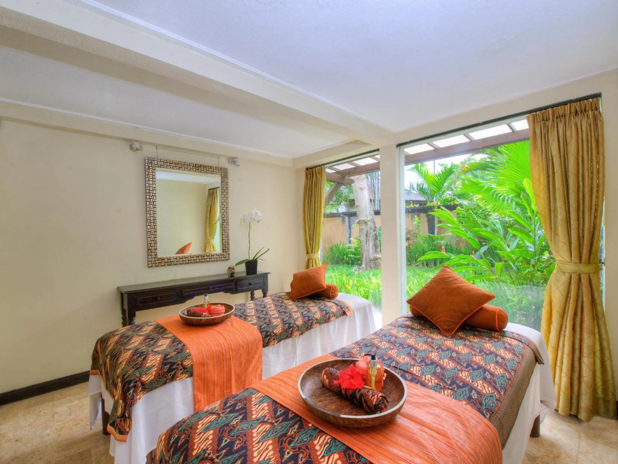 Spa and wellness centre/facilities, Bed in Hotel Vila Lumbung
