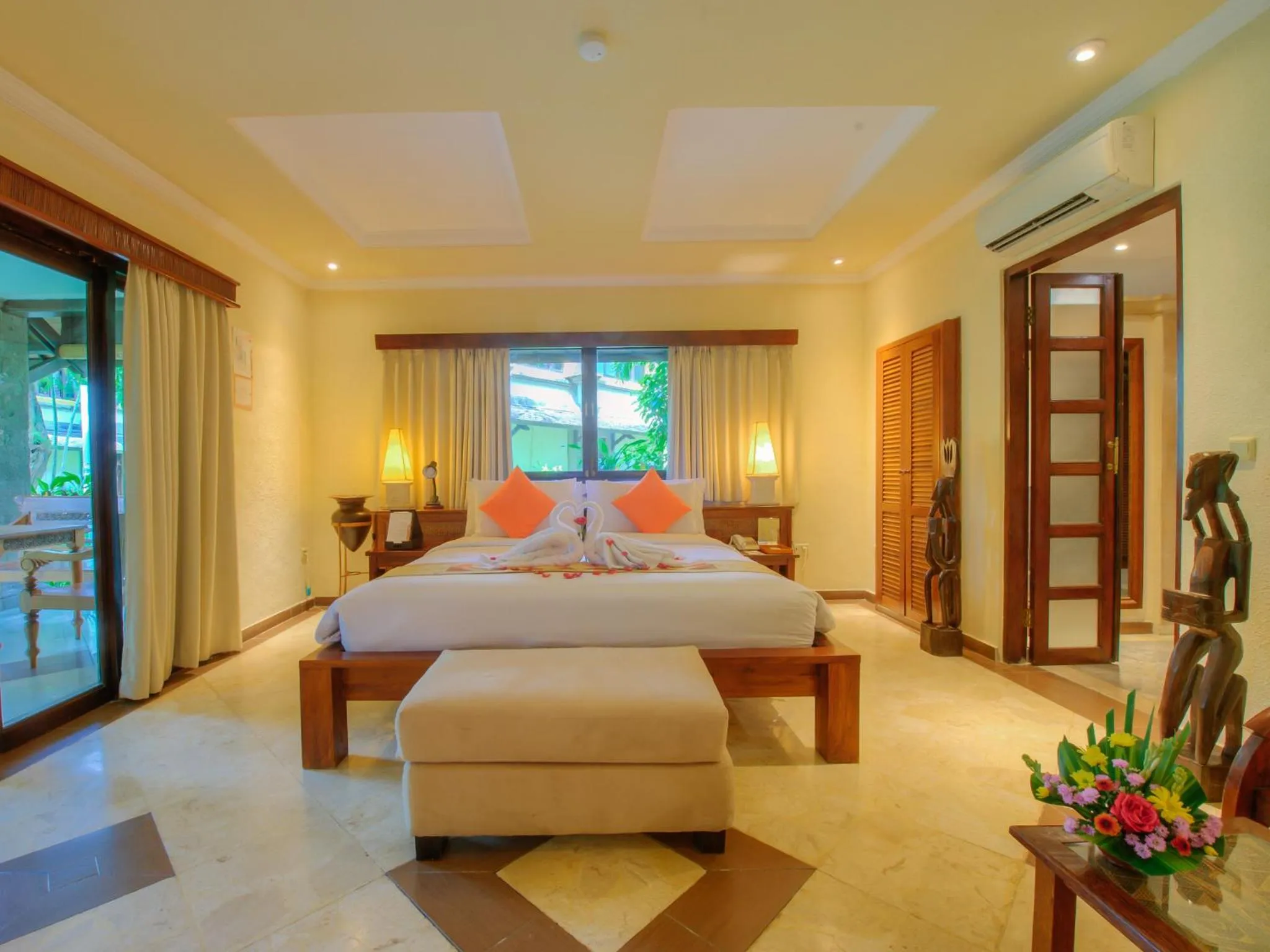 Bedroom, Bed in Hotel Vila Lumbung