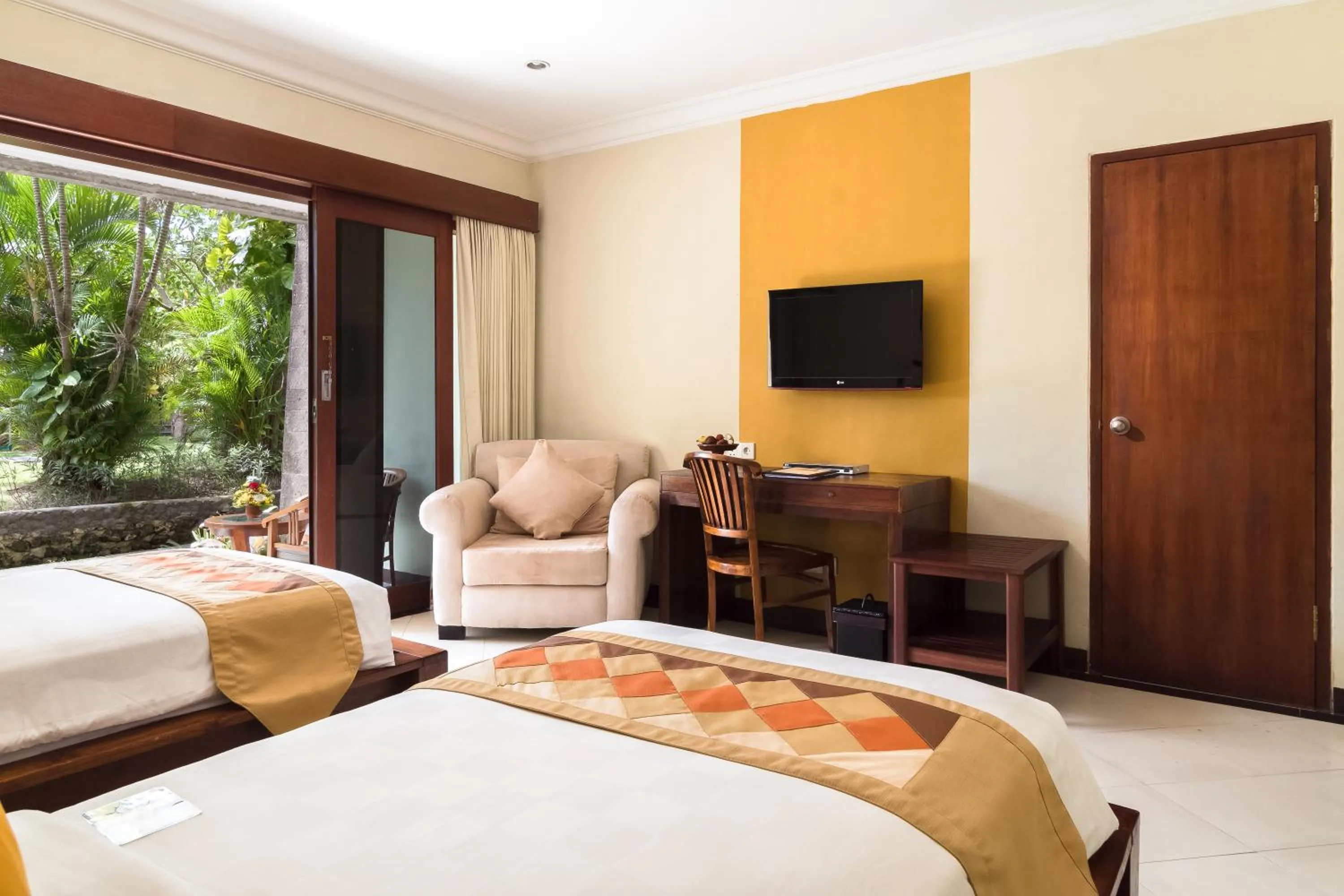 View (from property/room), Bed in Hotel Vila Lumbung