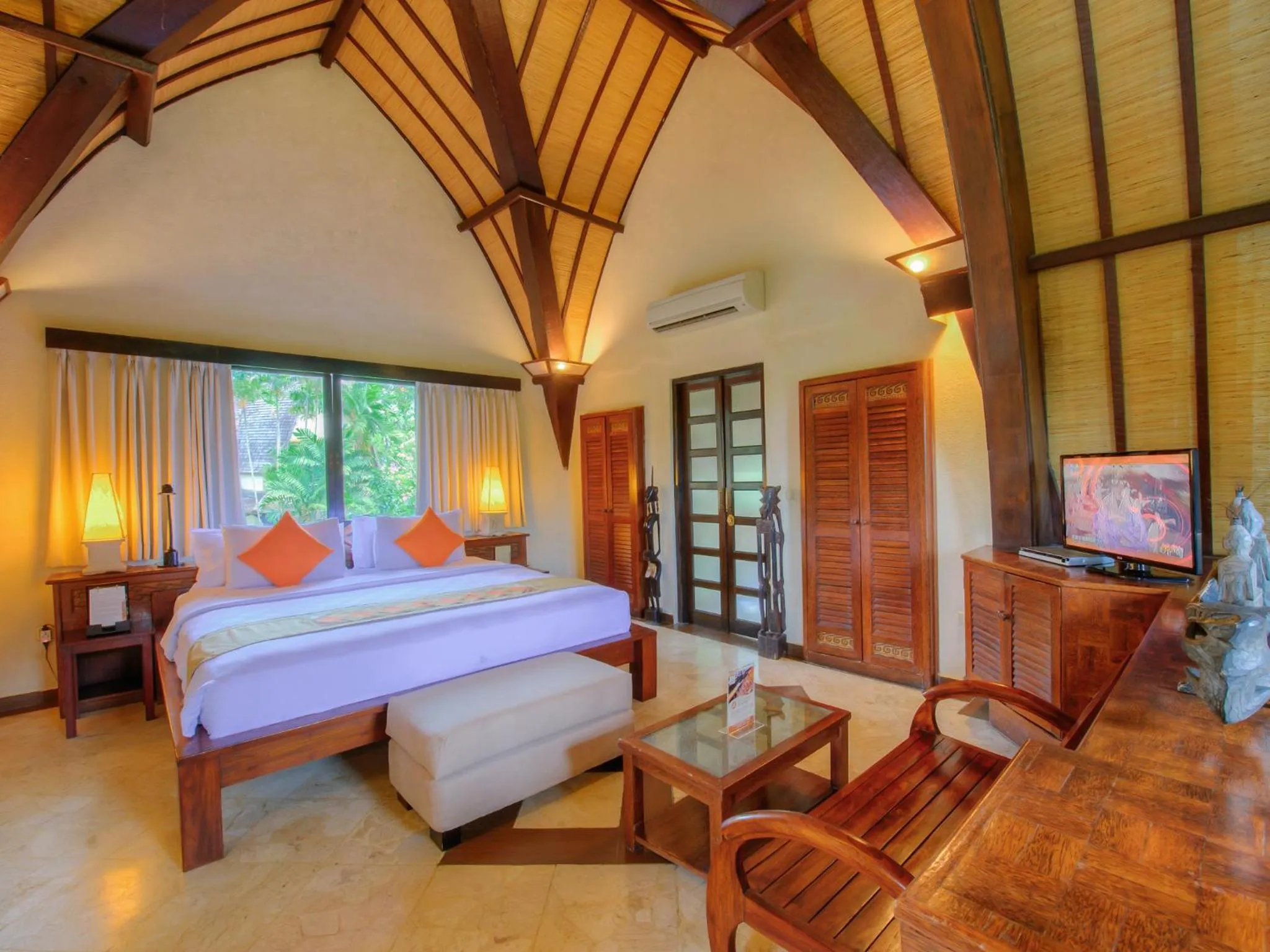 Bedroom, Bed in Hotel Vila Lumbung