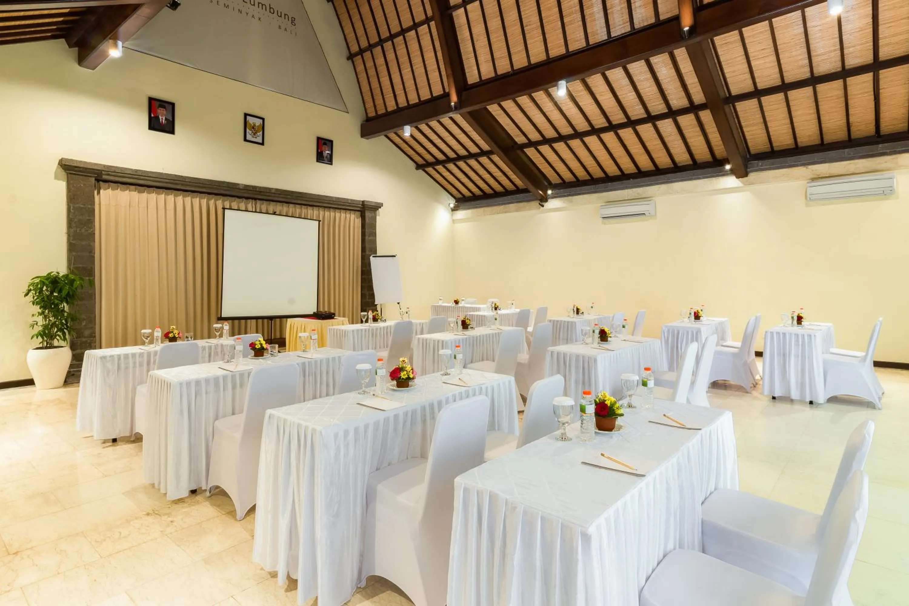 Business facilities in Hotel Vila Lumbung