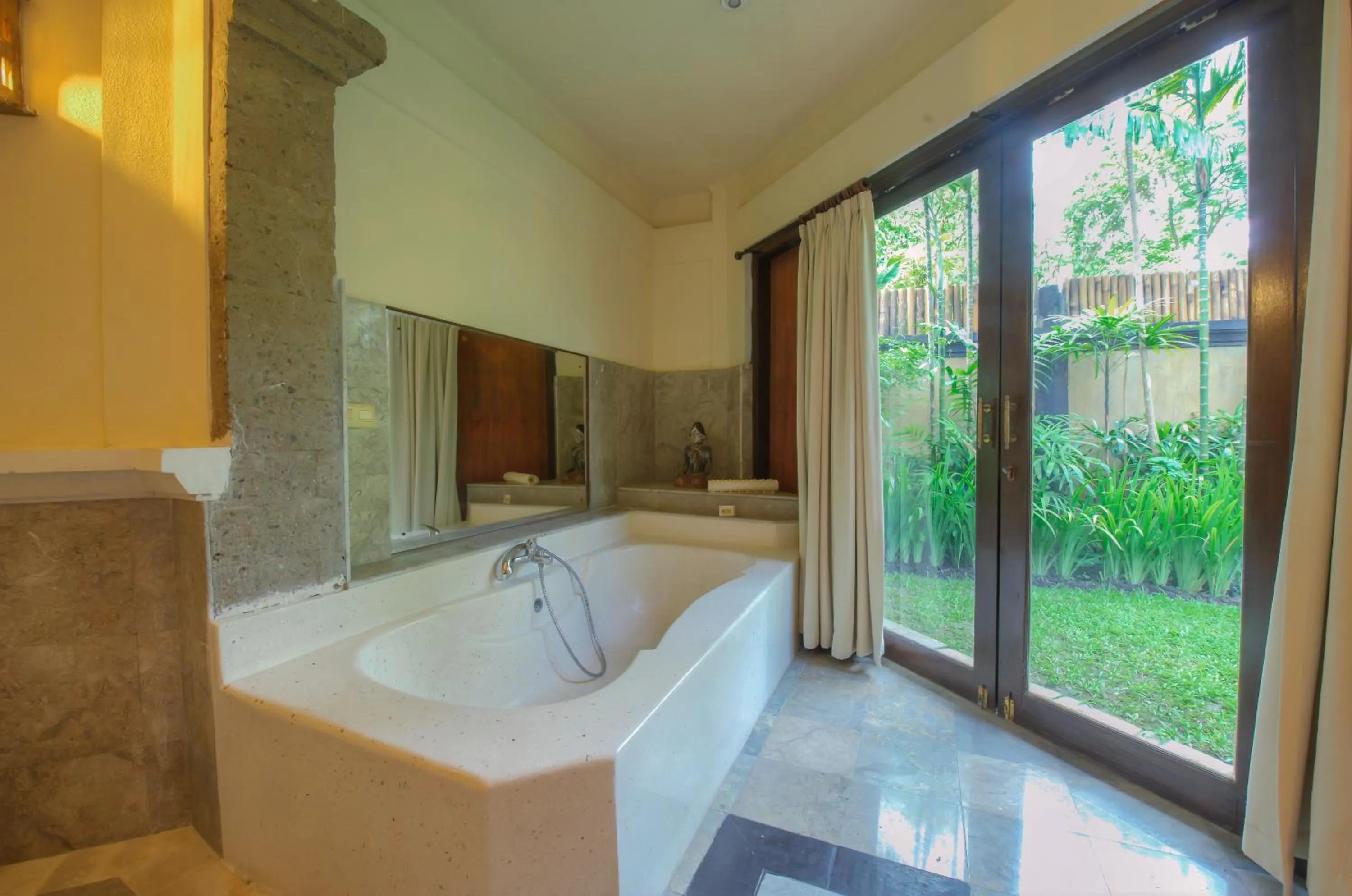Bathroom in Hotel Vila Lumbung