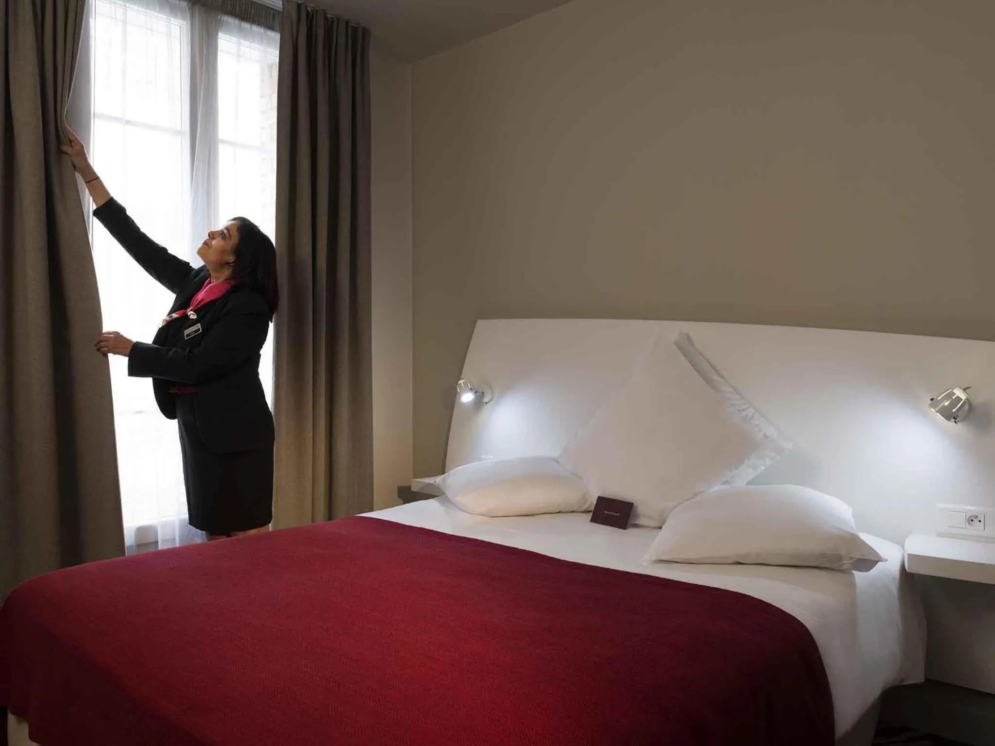 Other, Bed in Mercure Paris Levallois