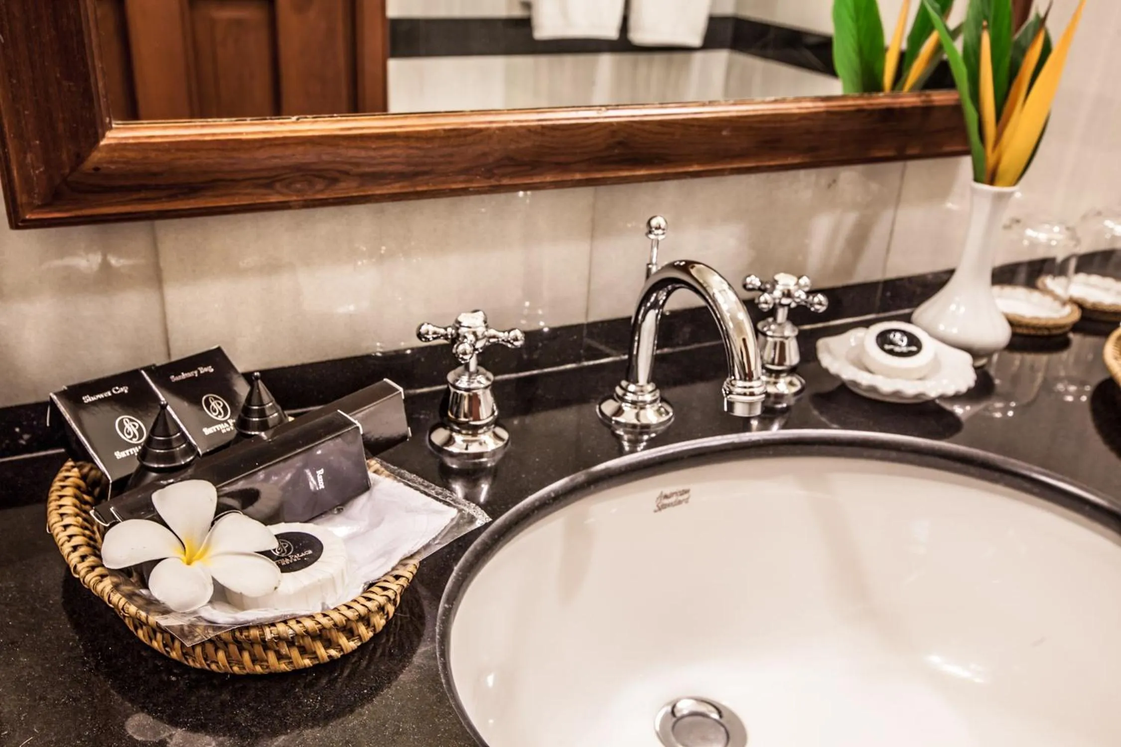 Bathroom in Settha Palace Hotel