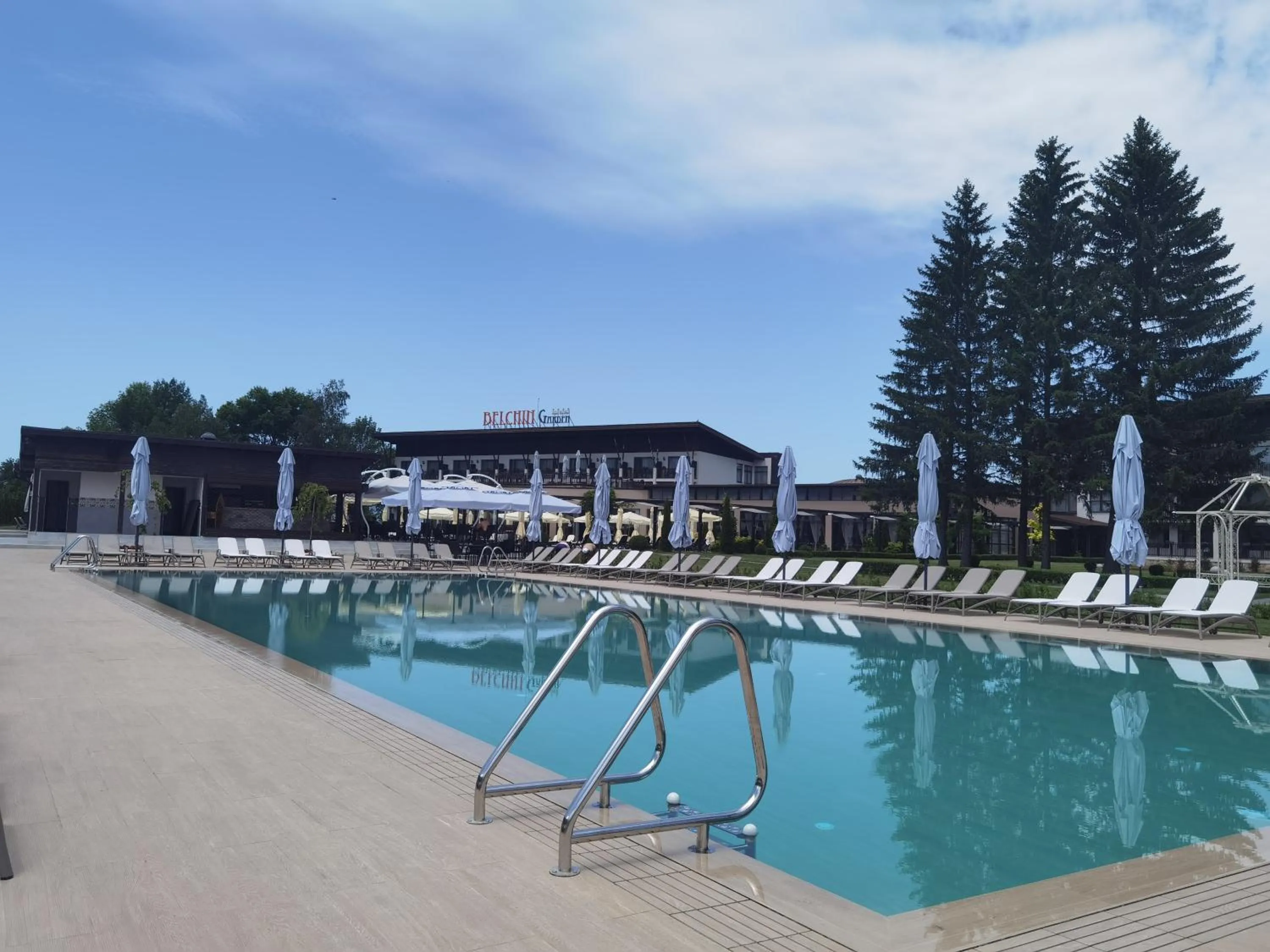 Swimming pool in Belchin Garden SPA&Wellness