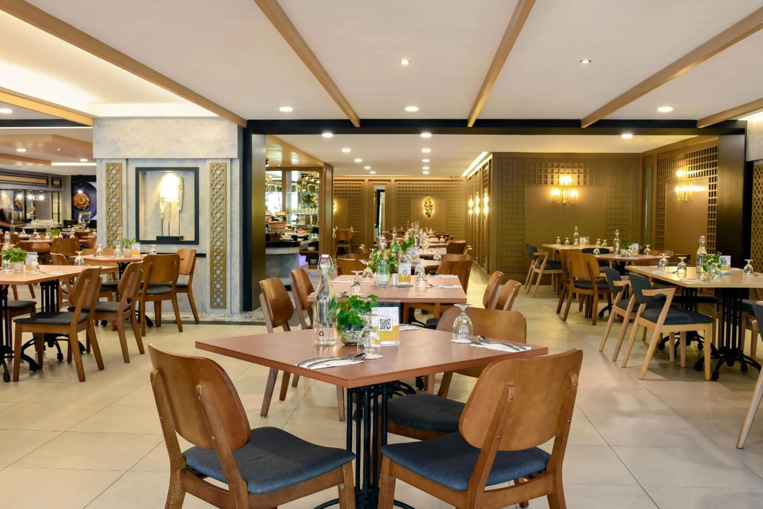 Restaurant/places to eat in AnCasa Hotel Kuala Lumpur, Chinatown