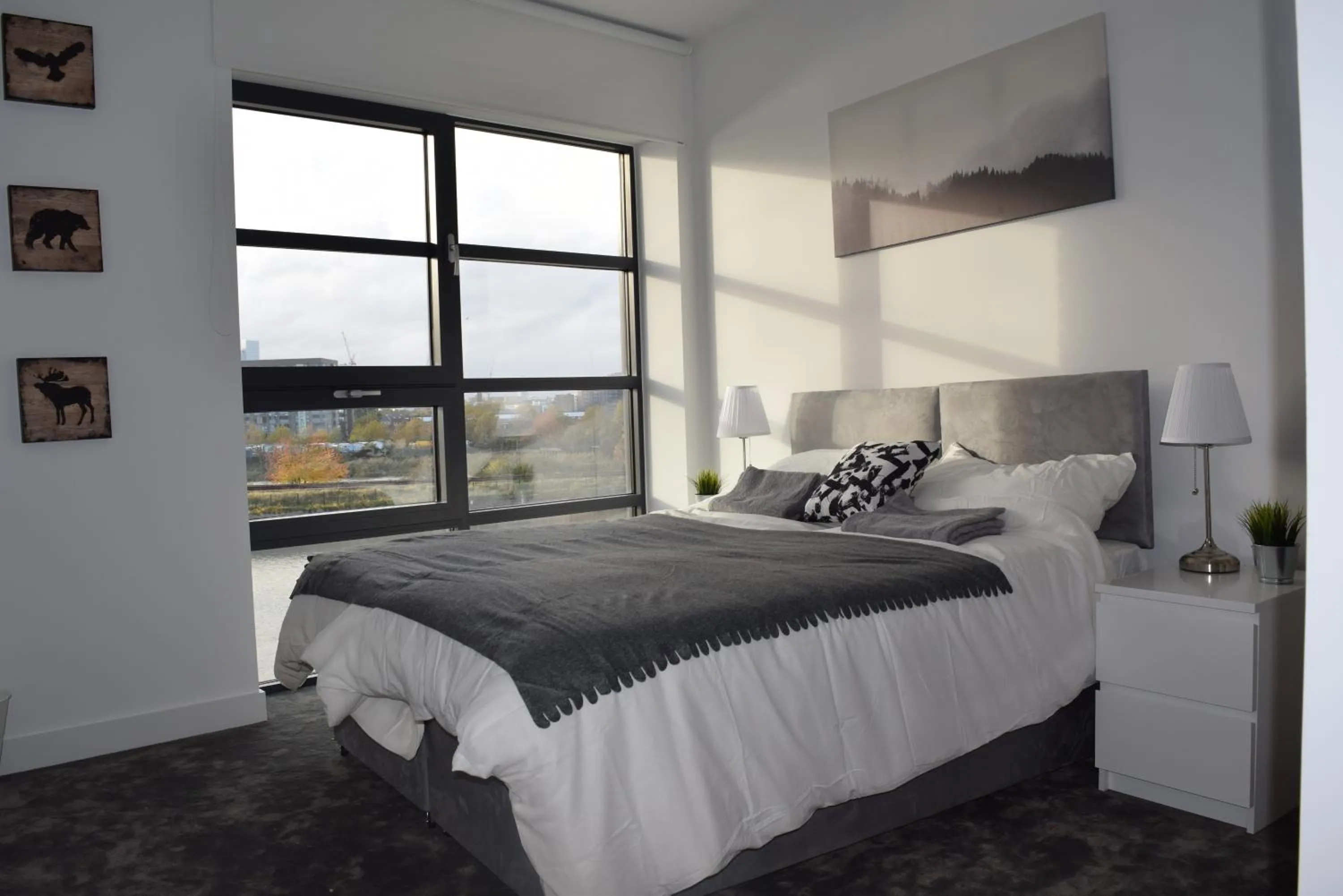 Bedroom, Bed in London City Island 3 Bedroom Luxury Apartments, Canary Wharf