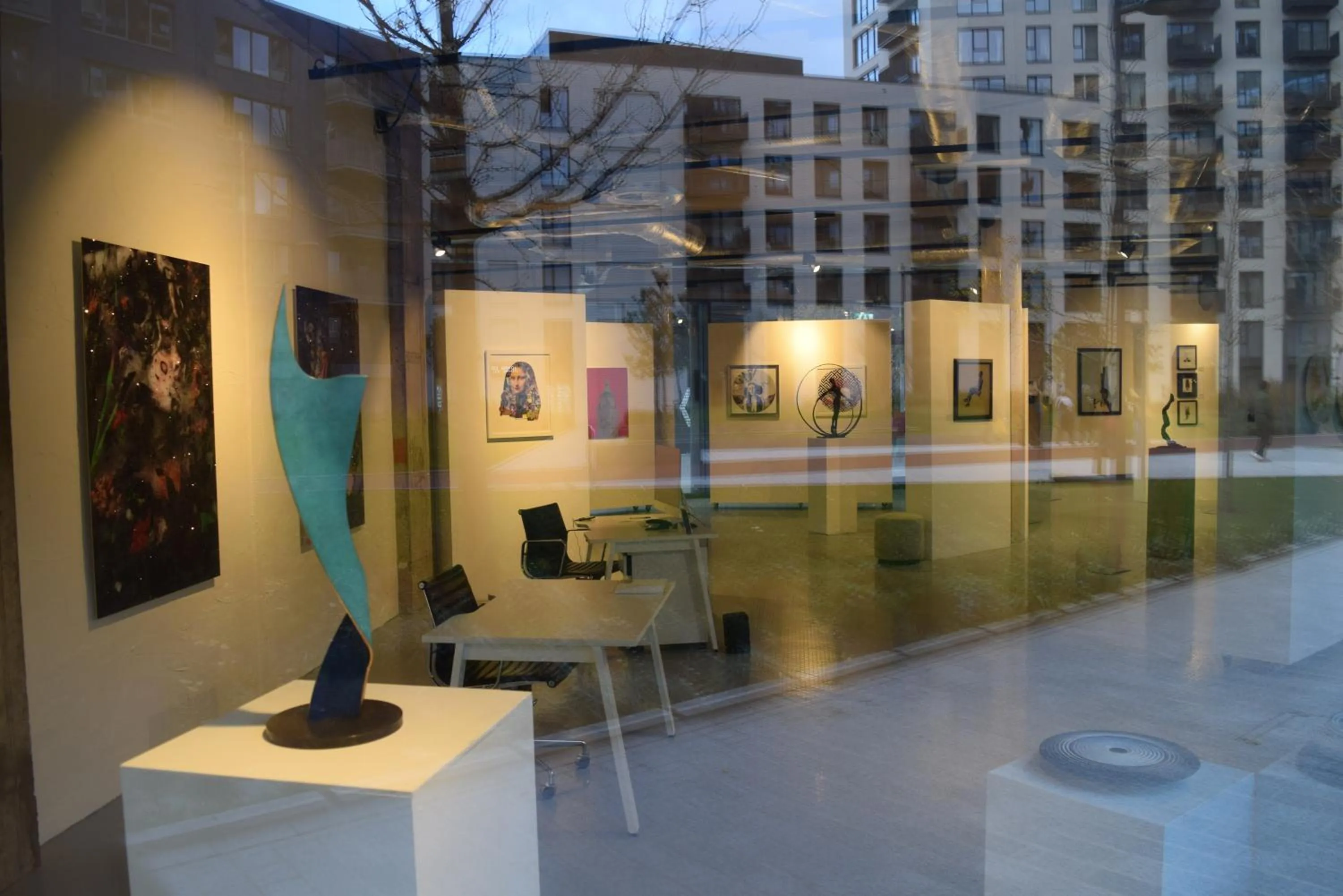 Area and facilities in London City Island 3 Bedroom Luxury Apartments, Canary Wharf