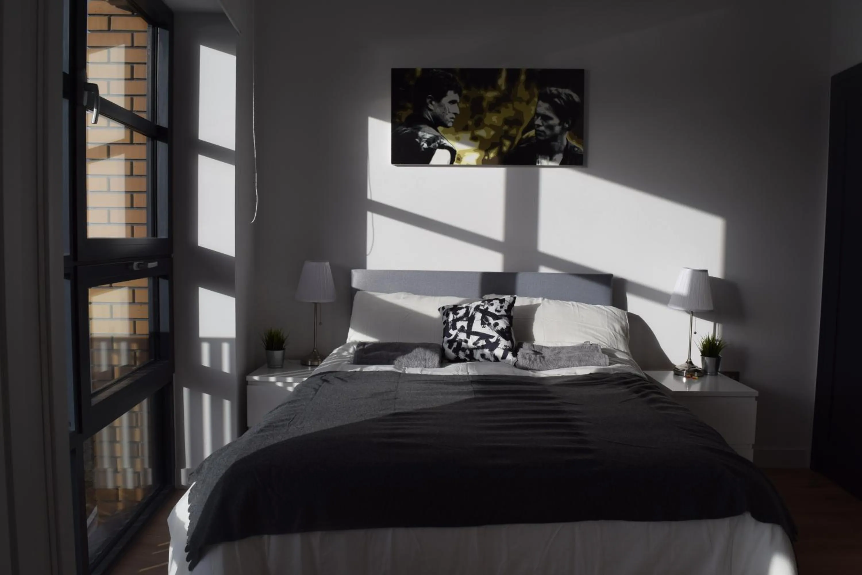 Bedroom, Bed in London City Island 3 Bedroom Luxury Apartments, Canary Wharf