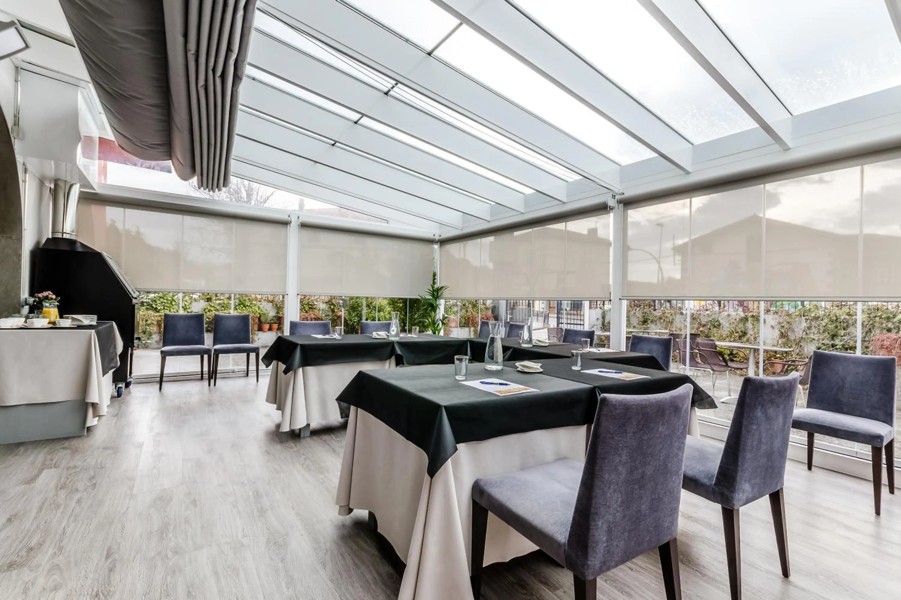 Restaurant/places to eat in Hotel Nagusi