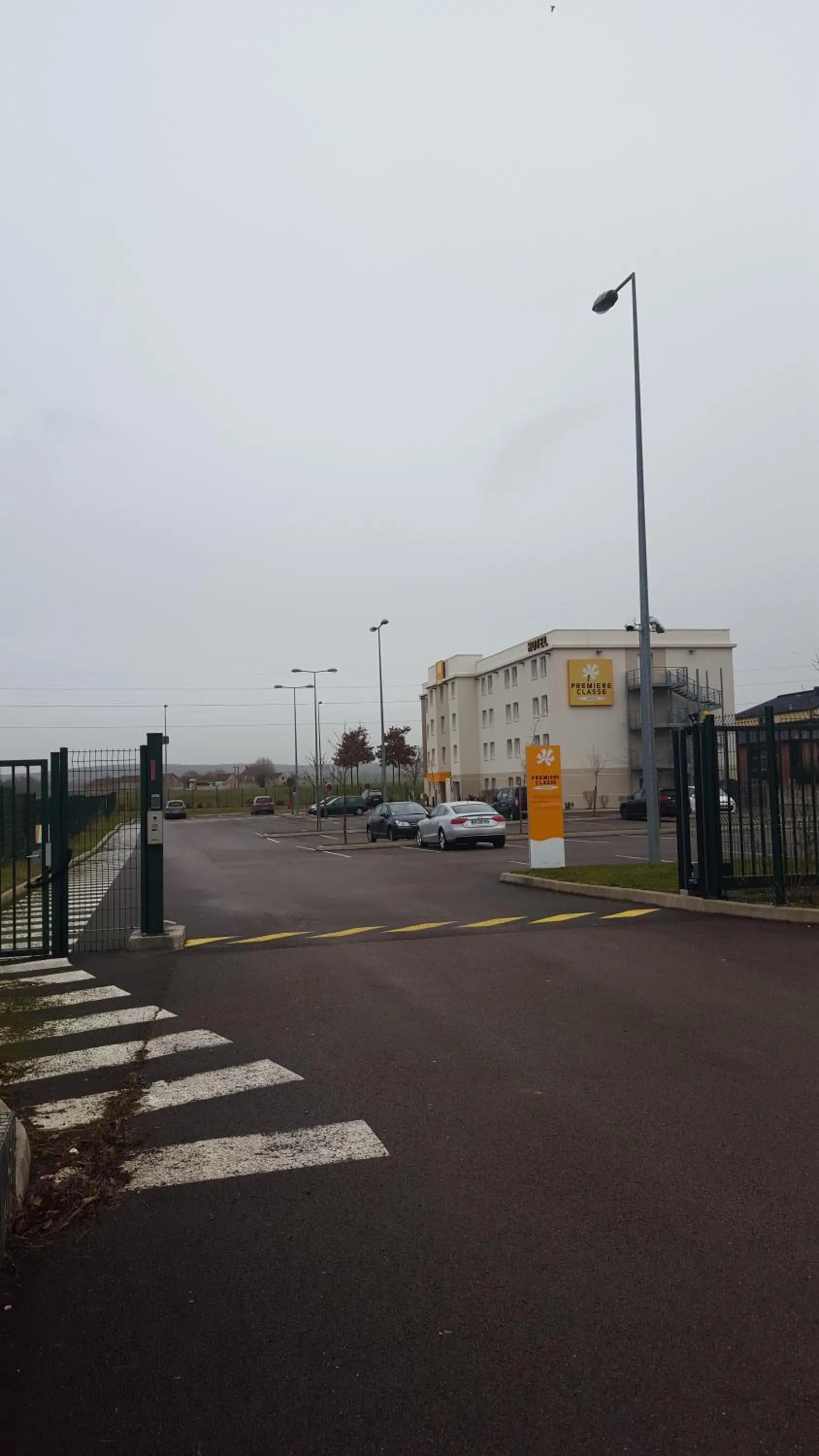 Facade/entrance in Premiere Classe Sens Nord- Saint Clément