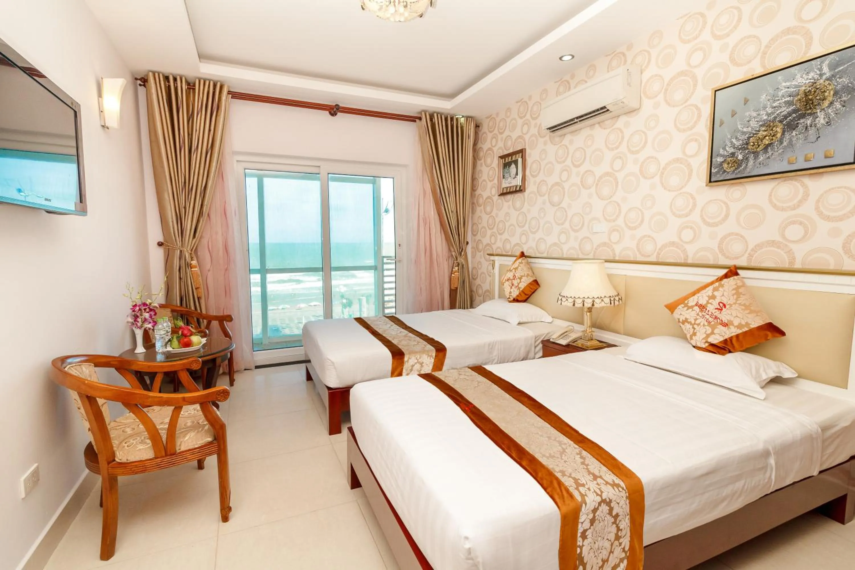 Bed in Romeliess Hotel