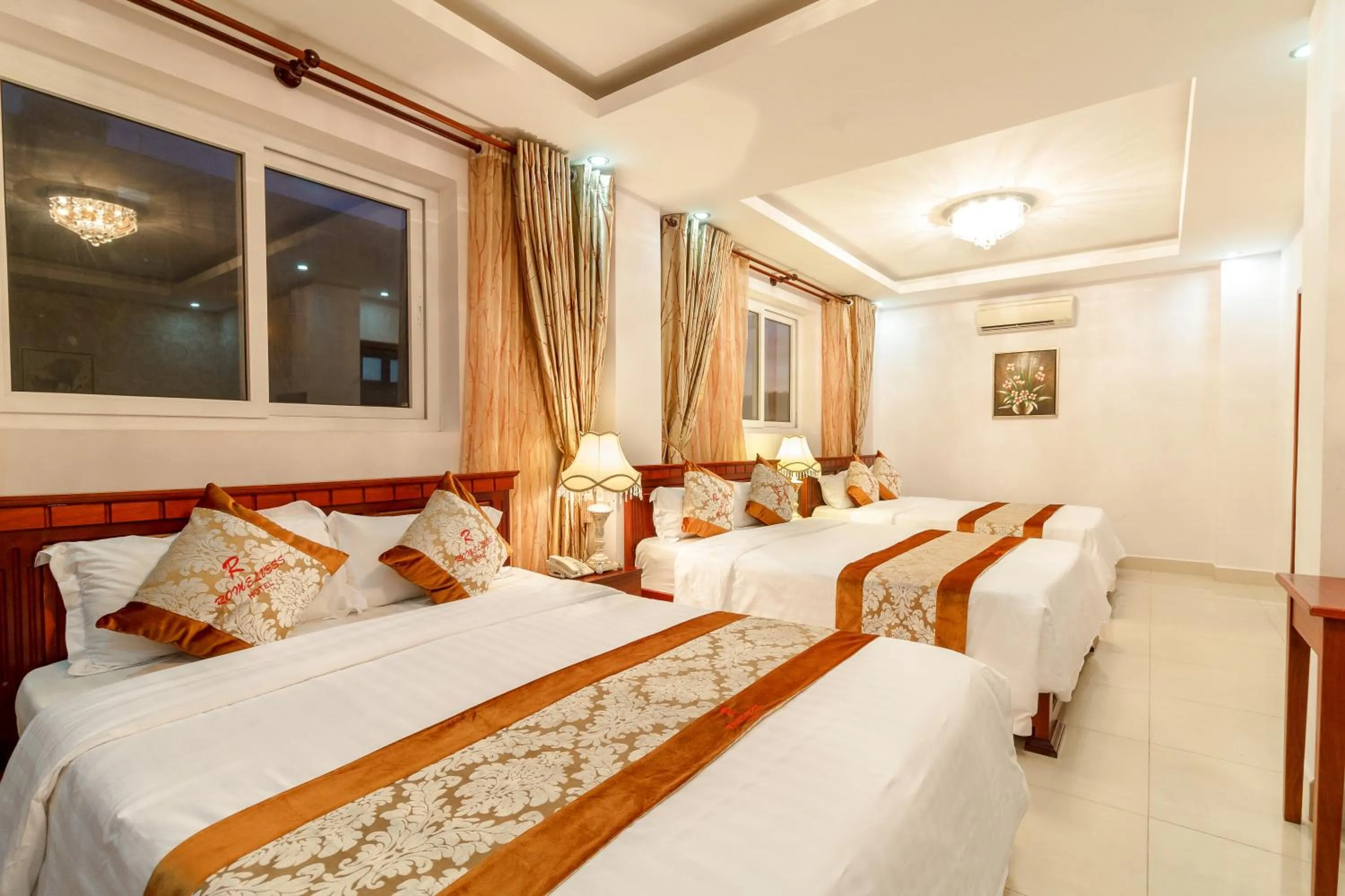 Bed in Romeliess Hotel