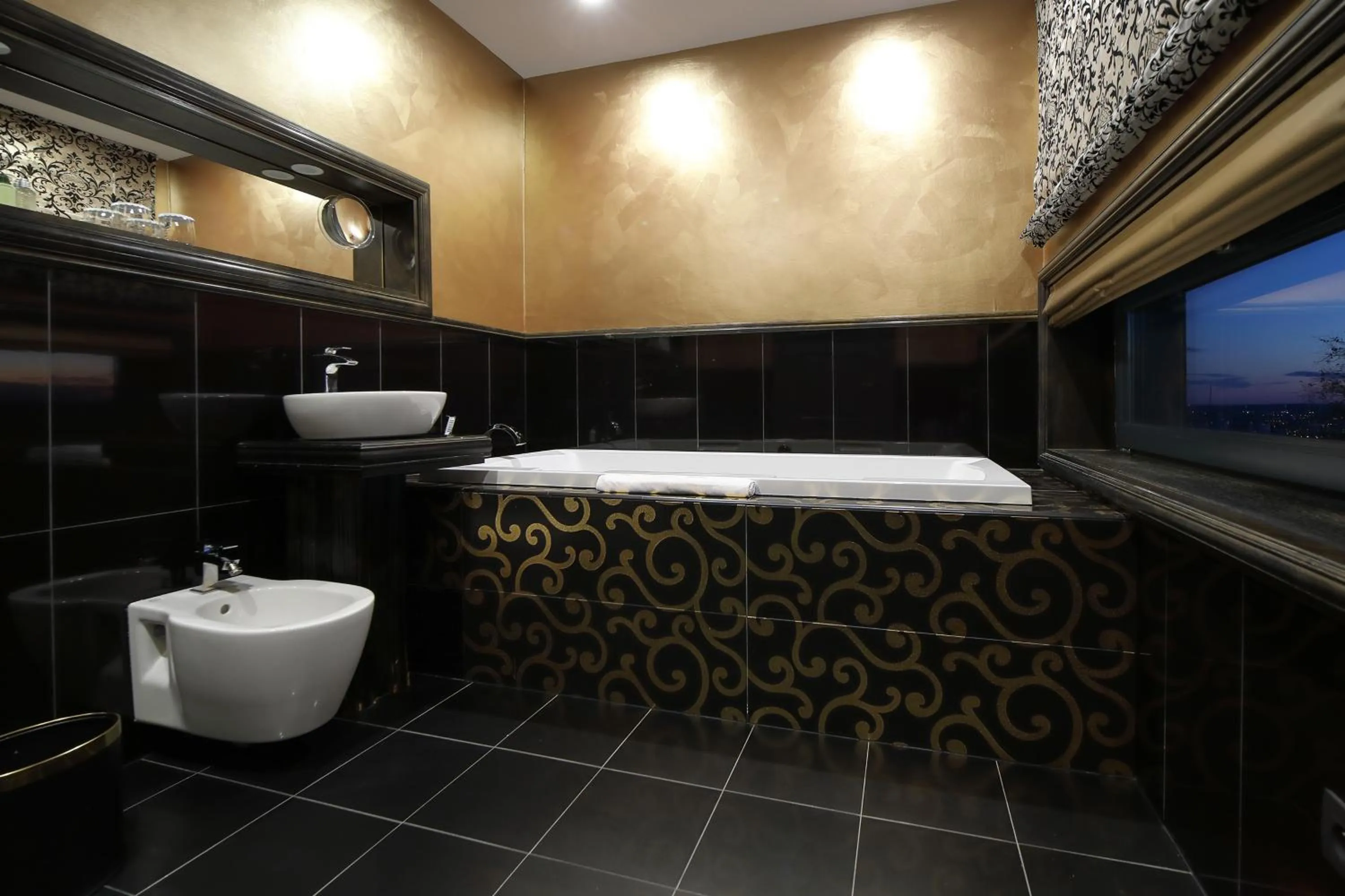 Bathroom in Hotel Golden Key, 4 Stars Superior