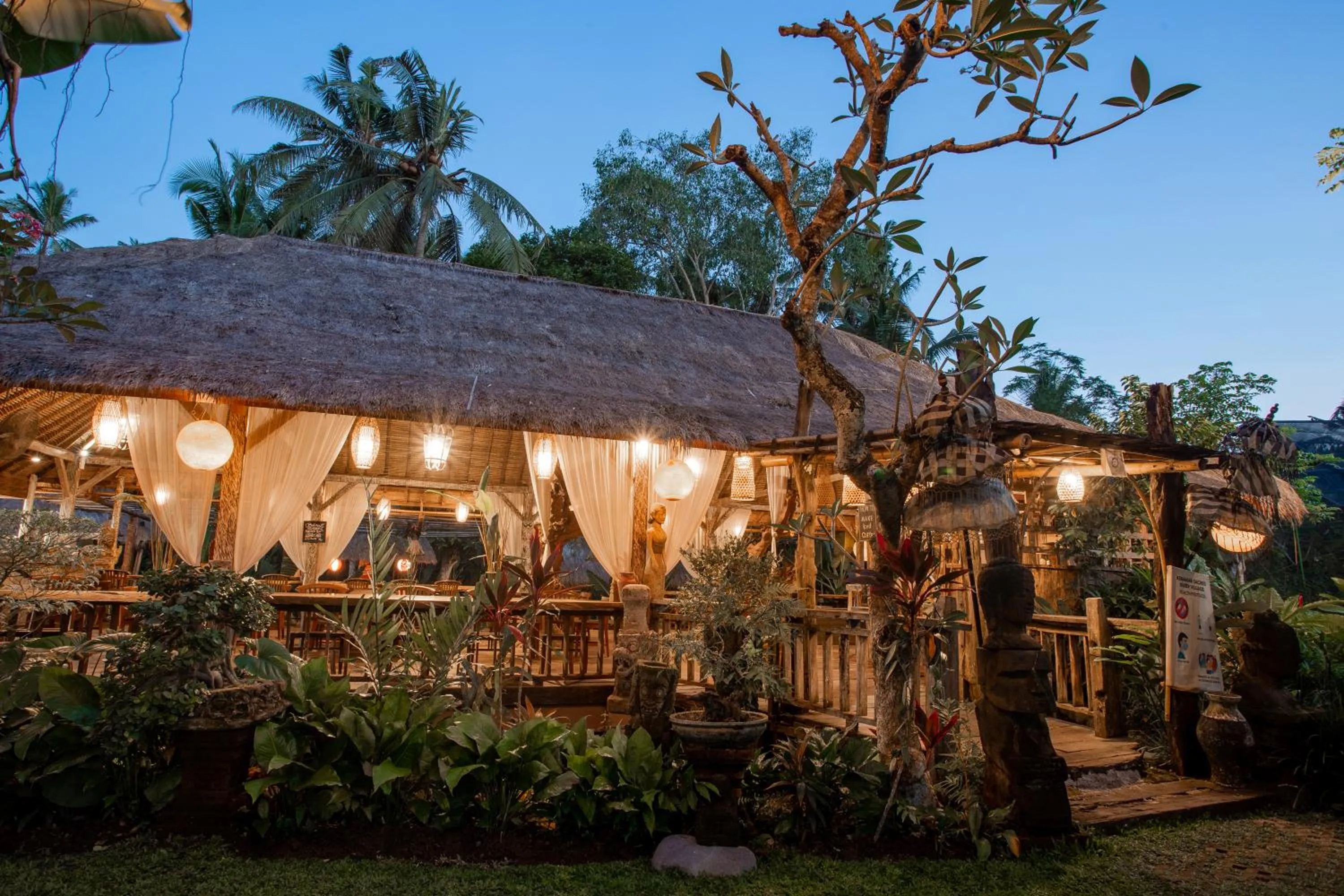 Restaurant/places to eat in Keramas Sacred River Retreat Resort and Villa