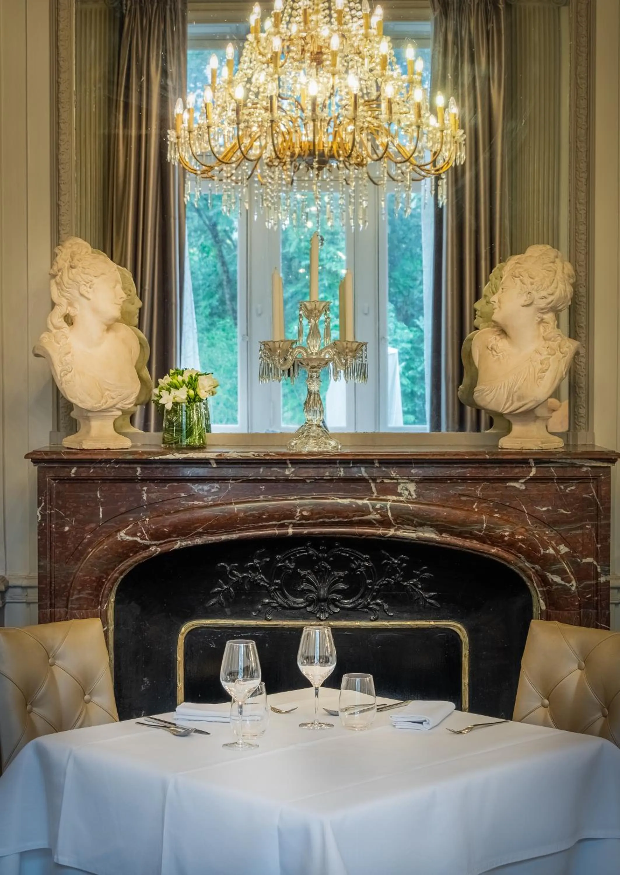 Restaurant/places to eat in Château des Reynats