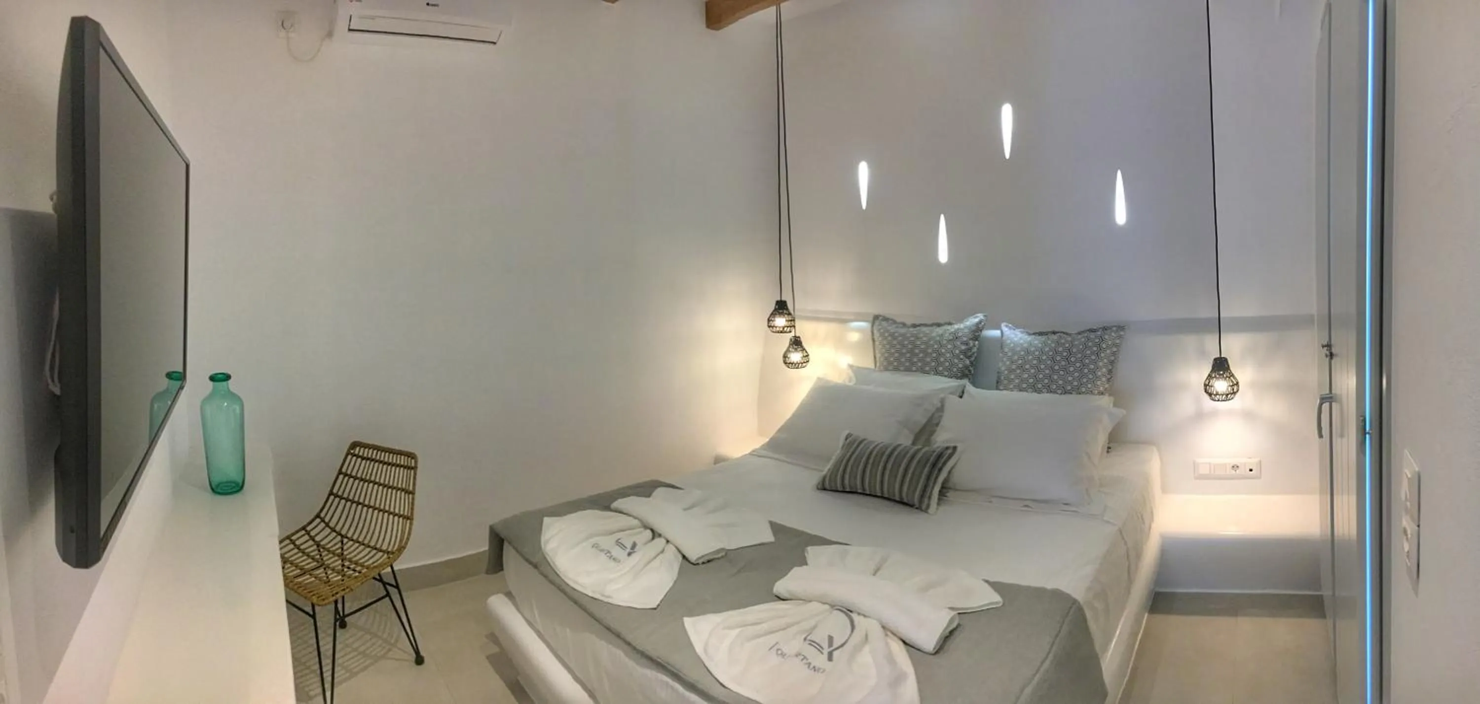 Bed in Quartano Luxury Cycladic Residence, Adults Only (13+)