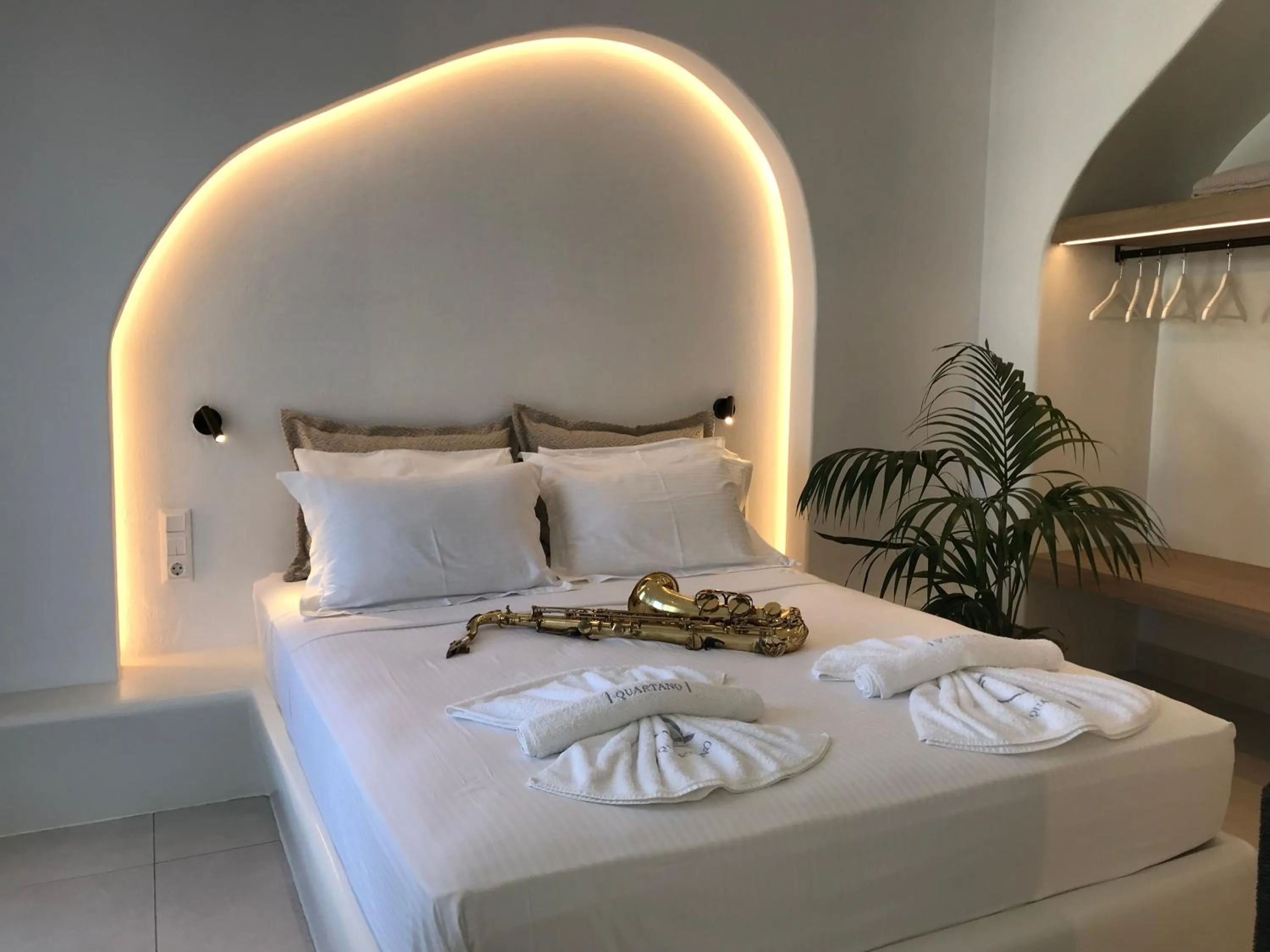 Bed in Quartano Luxury Cycladic Residence, Adults Only (13+)