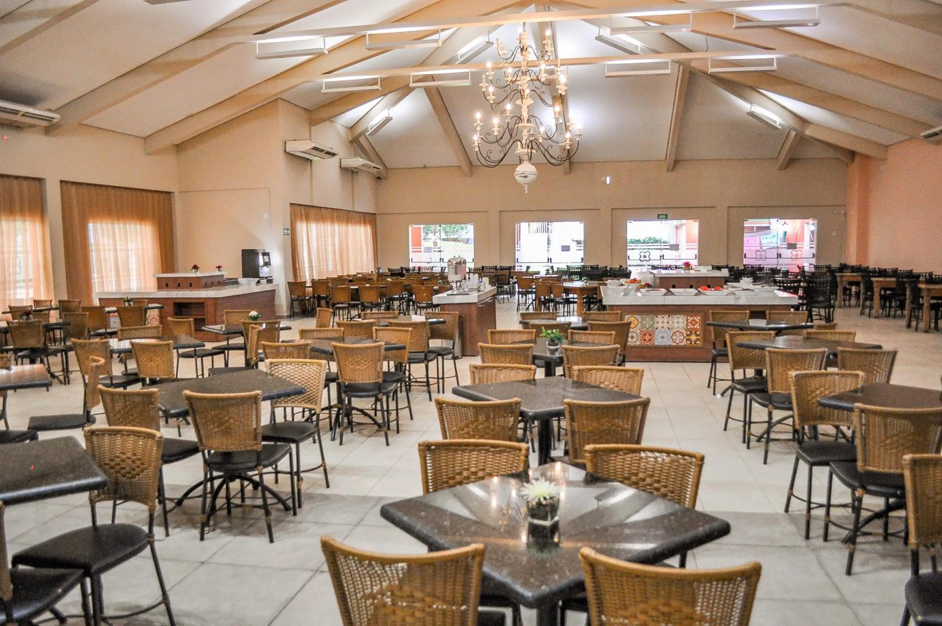 Restaurant/places to eat in Thermas de Olimpia Resort