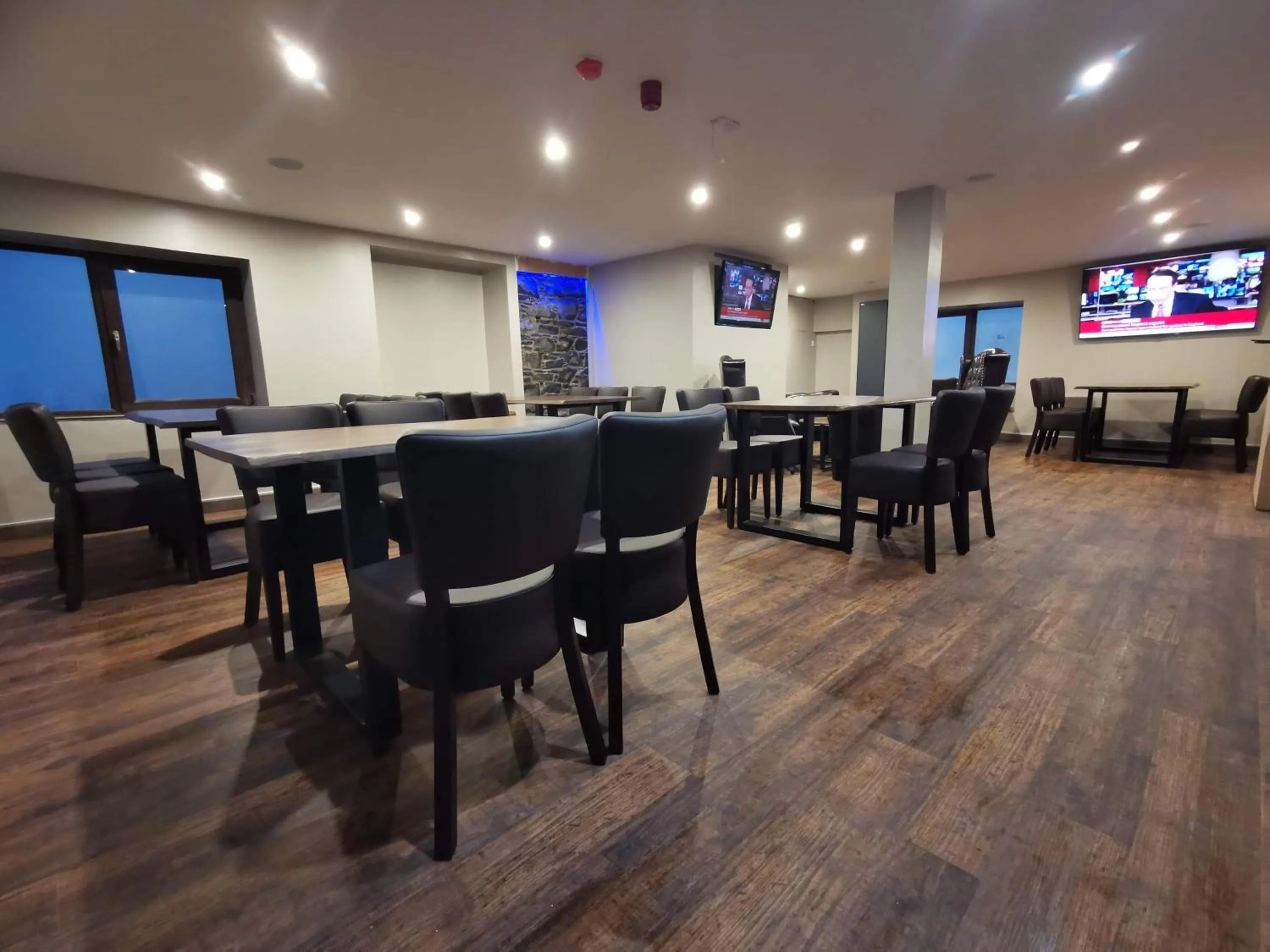 Restaurant/places to eat in The Swan Inn