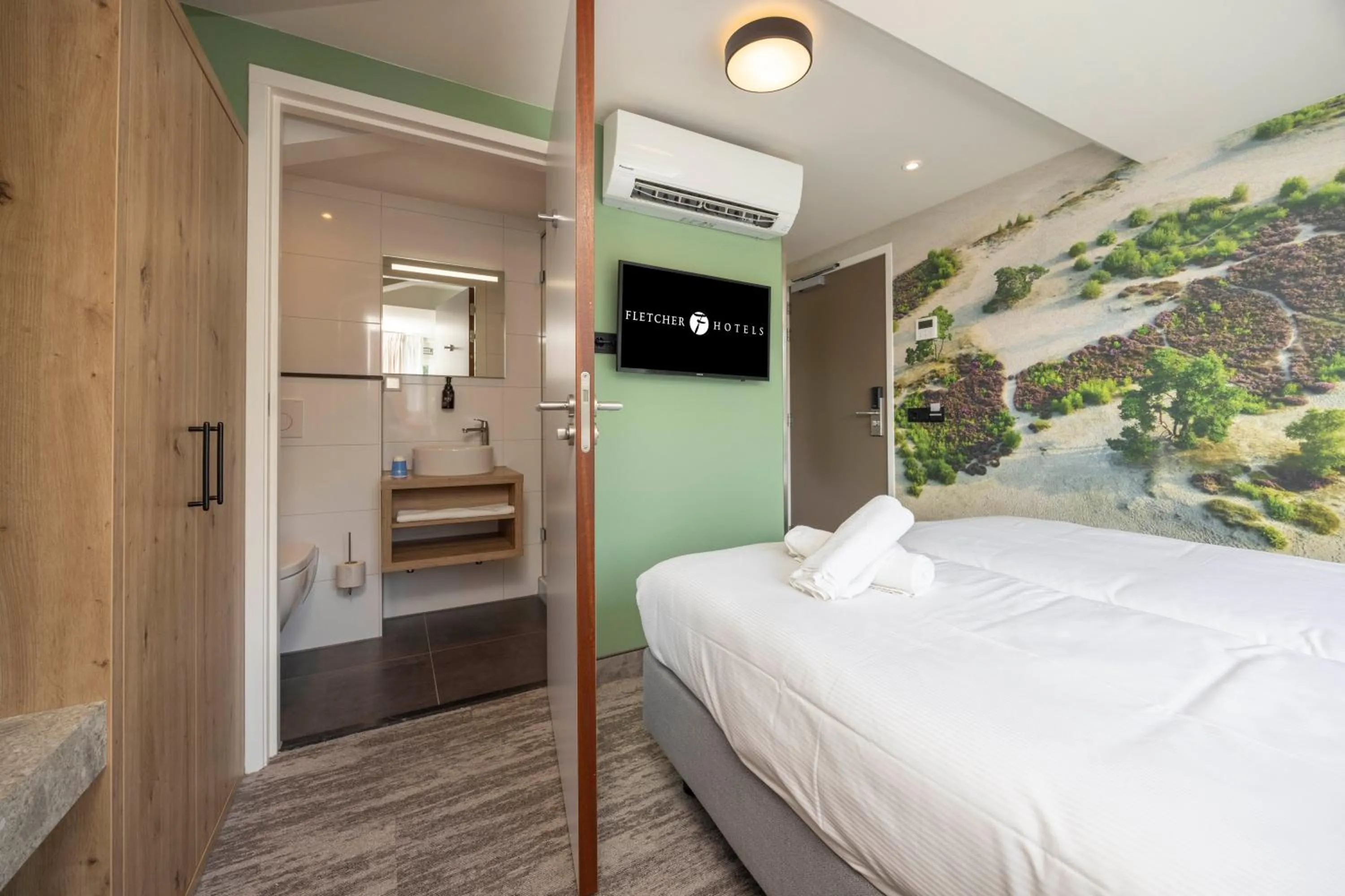 Bedroom, Bed in Fletcher Hotel-Restaurant Het Witte Huis